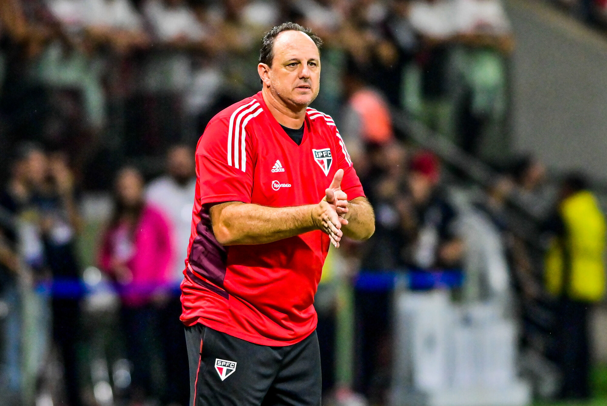 Rogério Ceni comandando o time do São Paulo (Icon Sport)