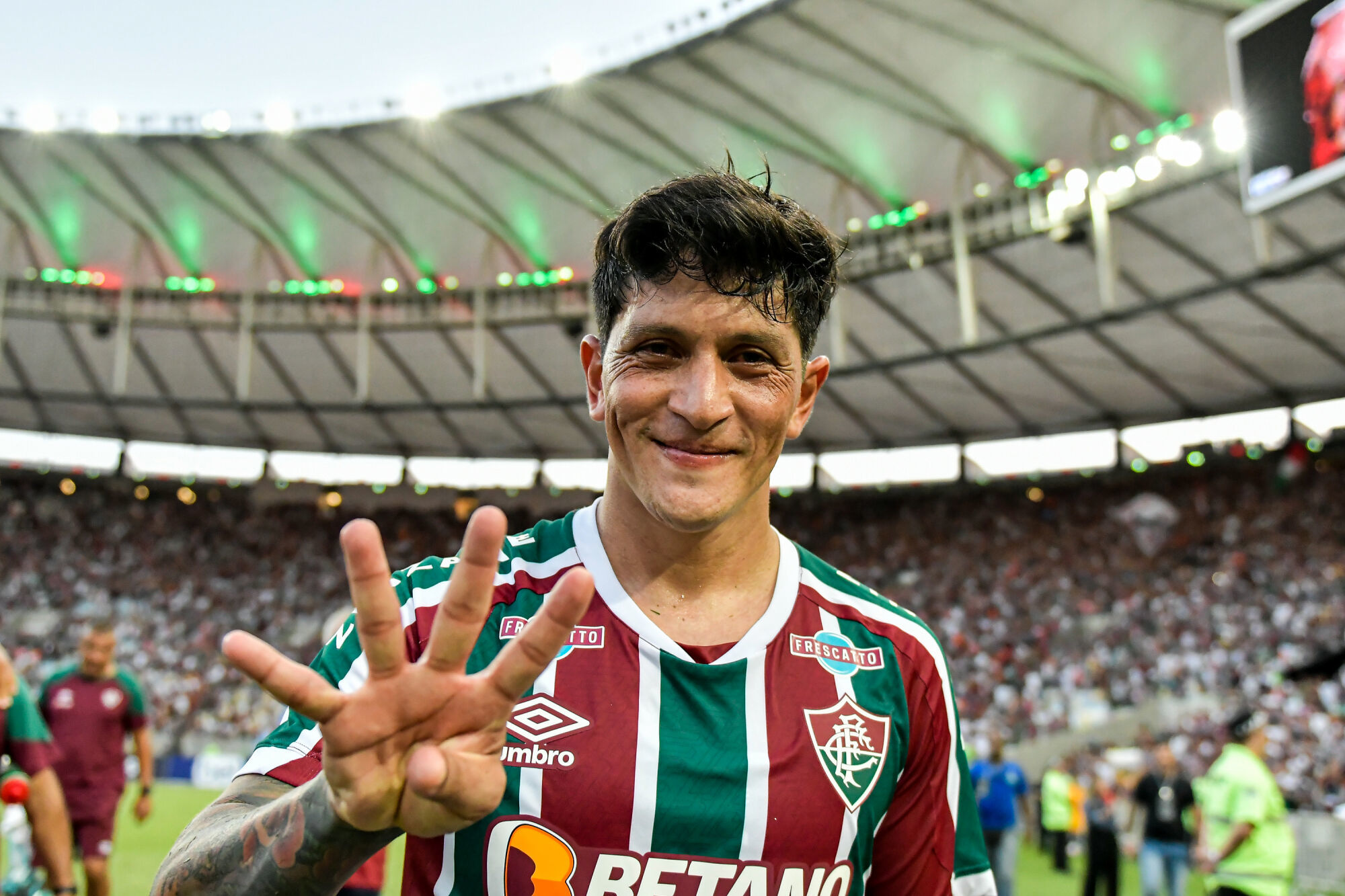 Por onde Germán Cano jogou antes de vir para o Brasil?