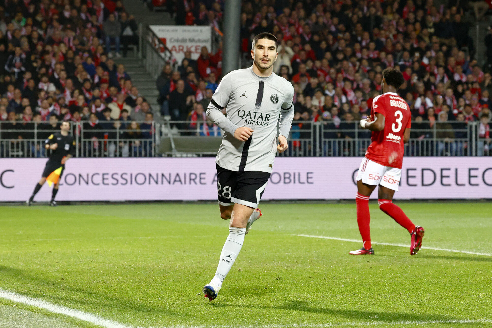 PSG agradece Kylian Mbappé, salvador contra o Brest