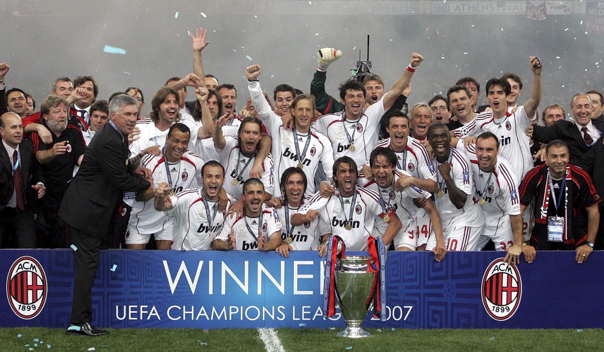 Milan campeão da UEFA Champions League em 2006/07. (Icon Sport)