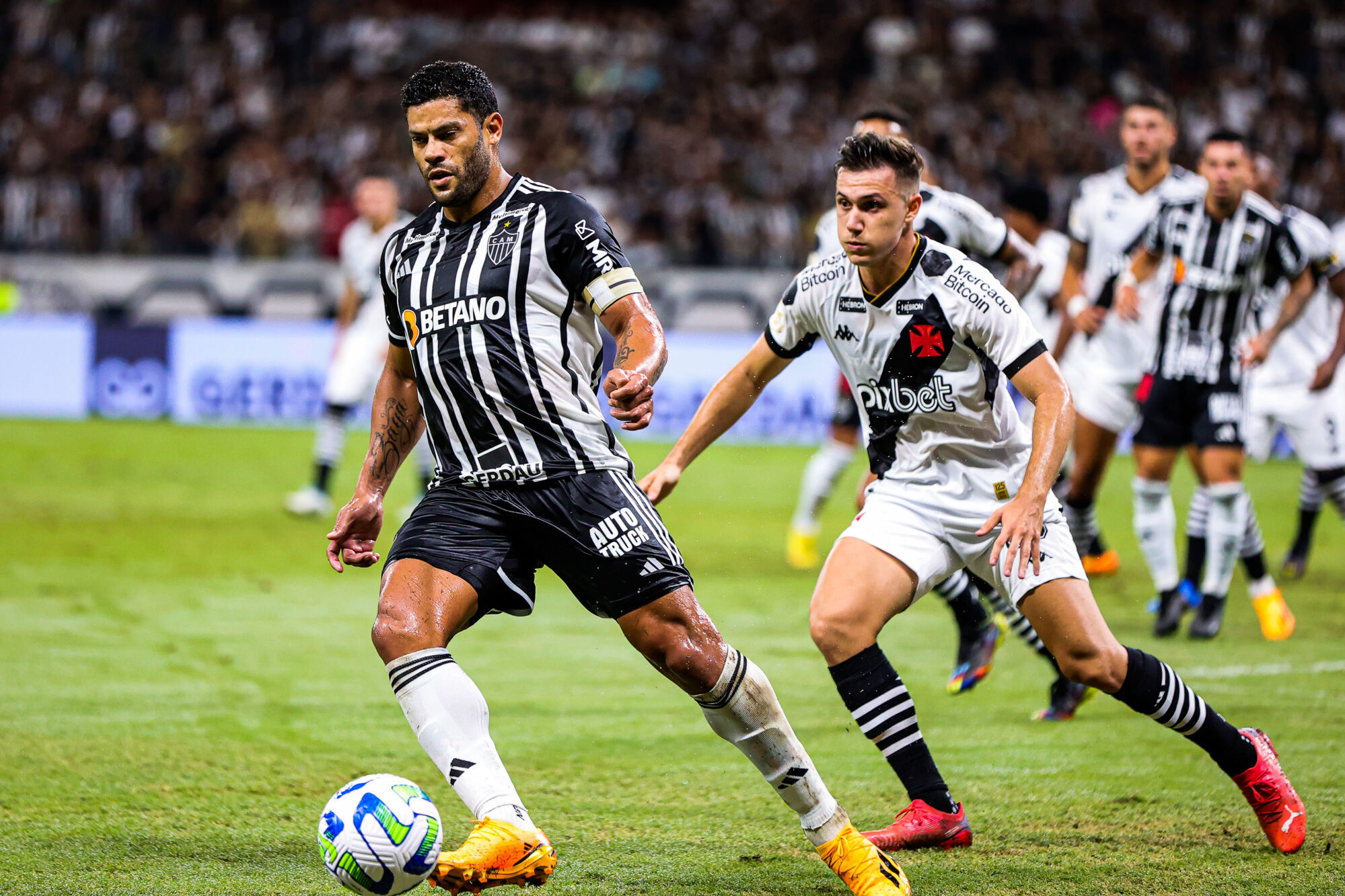 Endrick e Zé Rafael. (Icon Sport)