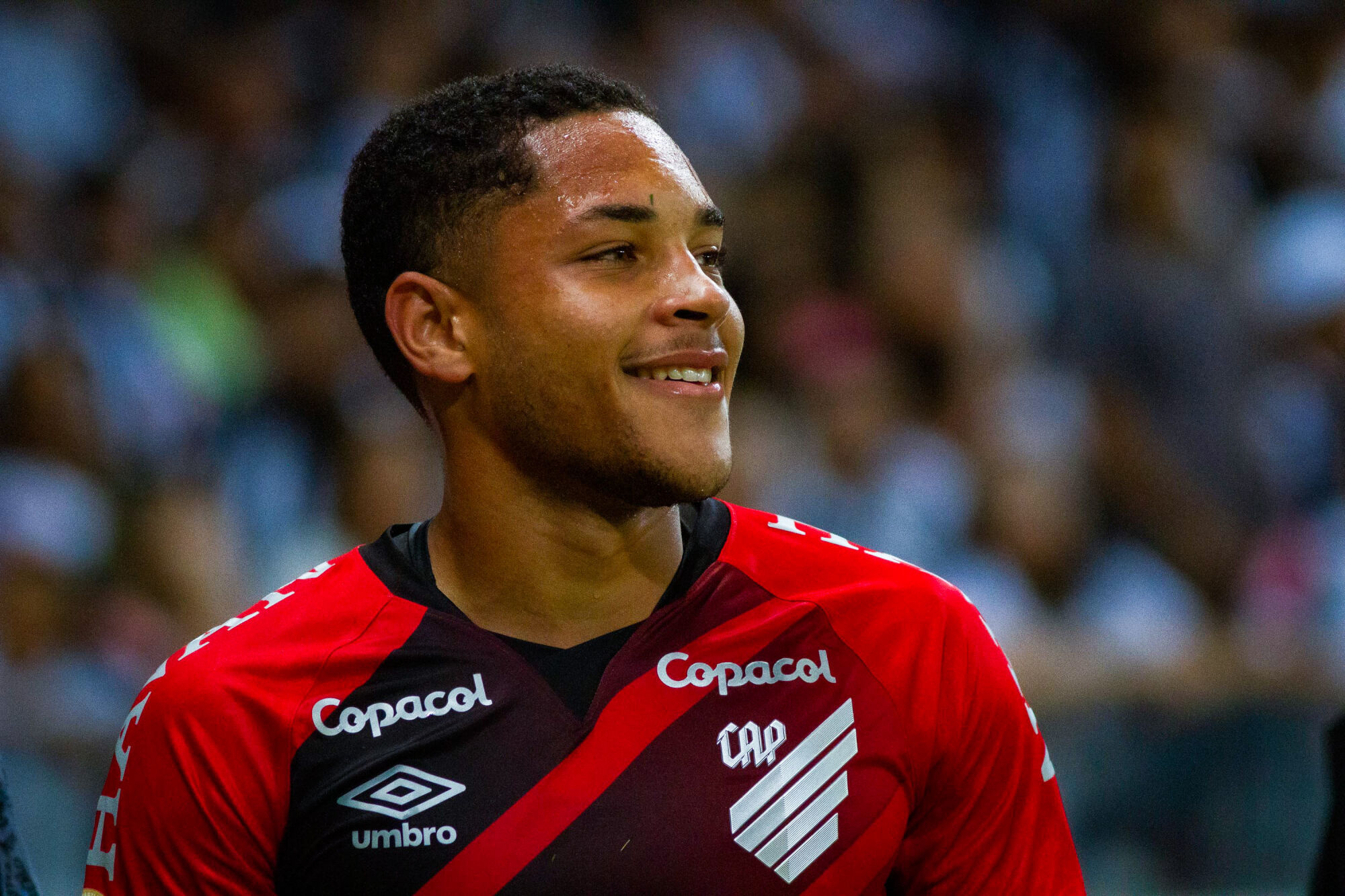 Mercado: Vitor Roque está fechado com o Barcelona, diz jornal espanhol