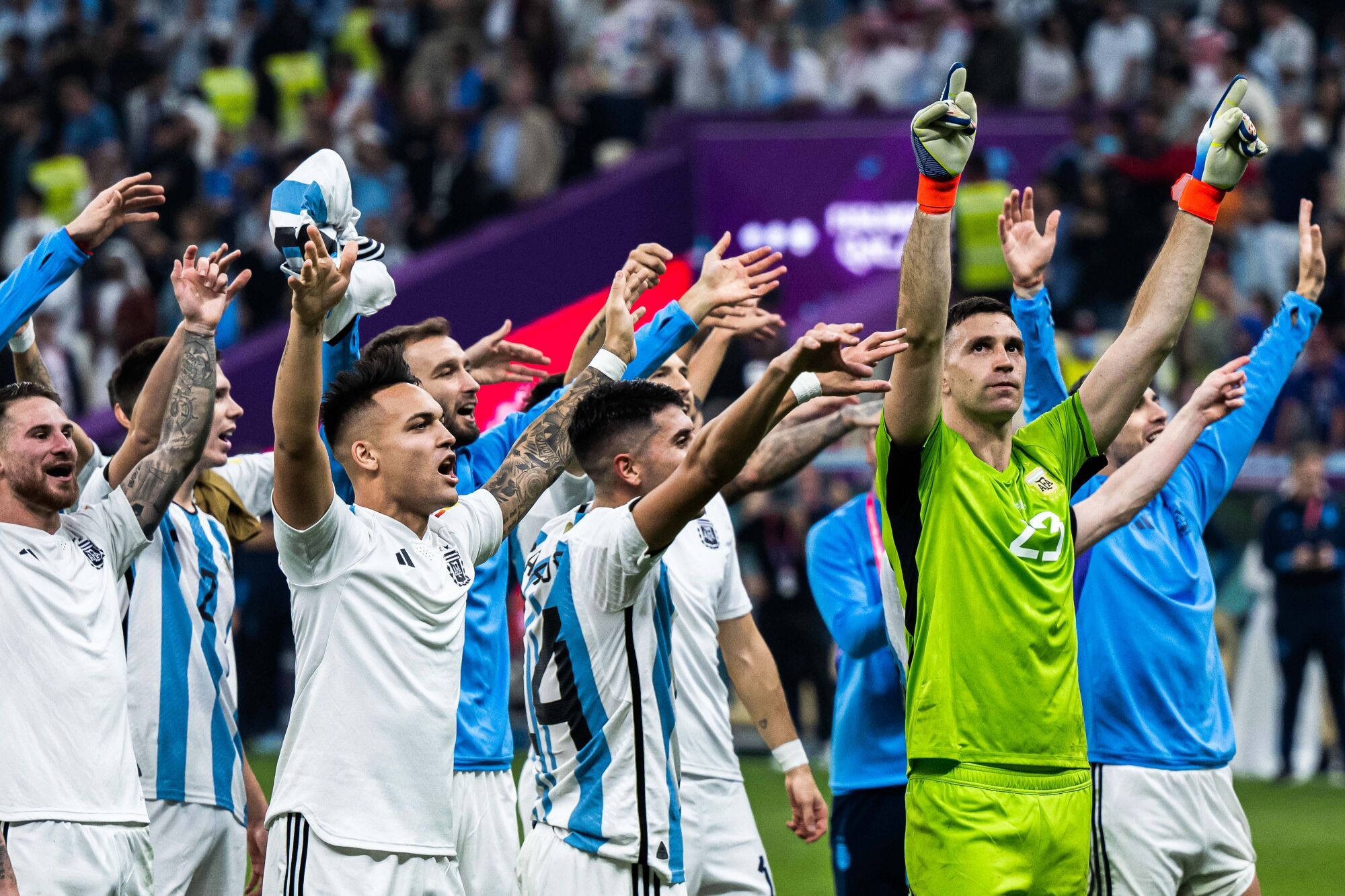 Alexis Mac Allister, Lautaro Martínez e Emiliano Martínez. (Icon Sport)