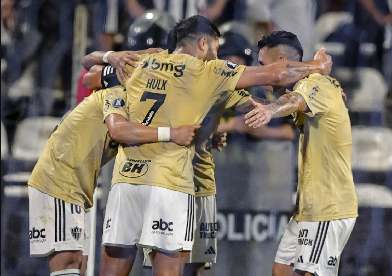 Com gol de Hulk, Atlético-MG vence fora pela Libertadores e fica próximo da classificação