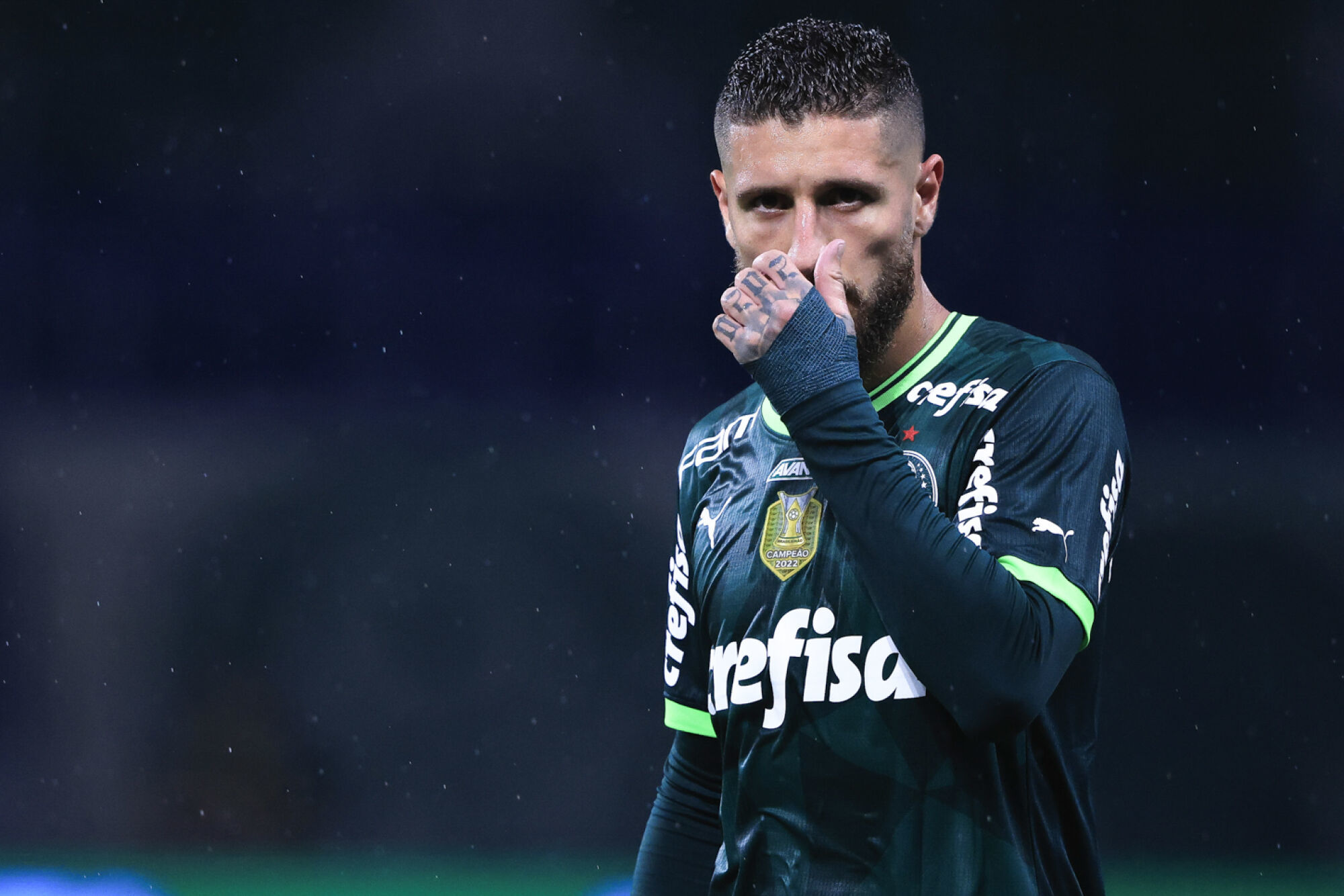 Com Zé Rafael lesionado, quem passa a ser o pilar do meio de campo do Palmeiras?