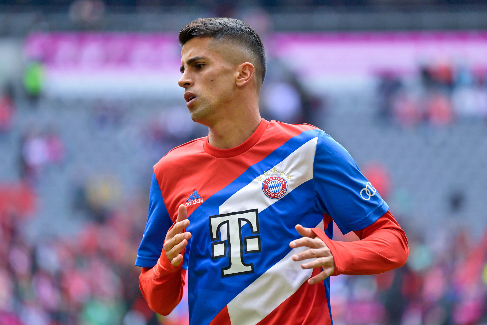 Mercado: Arsenal tenta contratar João Cancelo para a próxima temporada