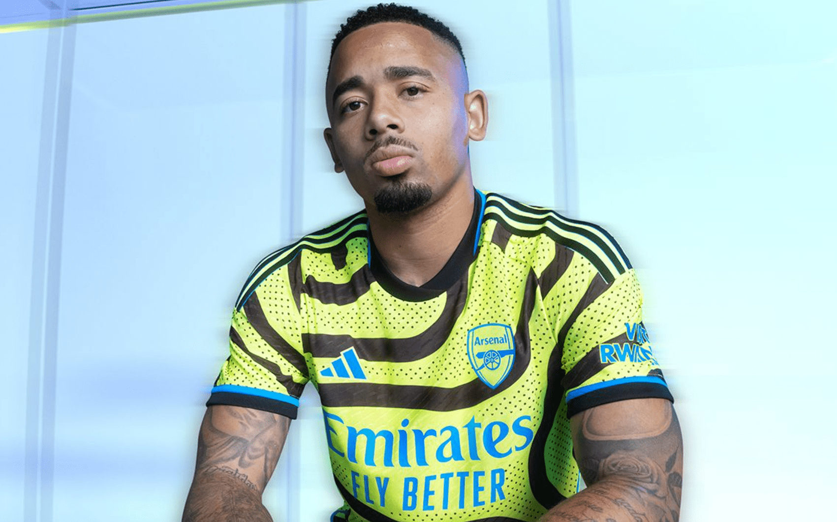 Arsenal lança segunda camisa pouco tradicional; veja as fotos