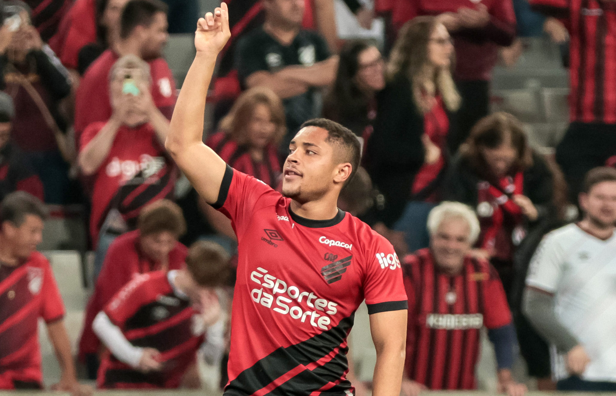 Barcelona acerta com Vitor Roque; confira quando o garoto se apresenta