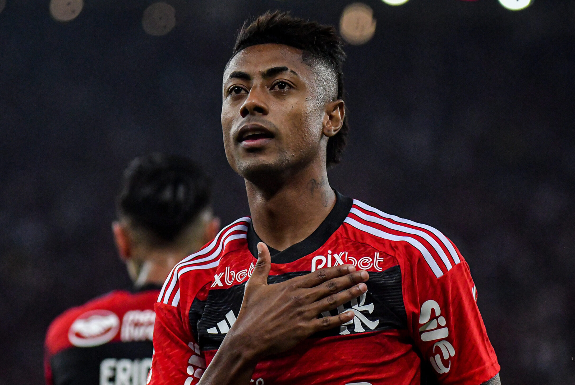 Mercado: Bruno Henrique decide ficar no Flamengo e desiste da proposta do Palmeiras