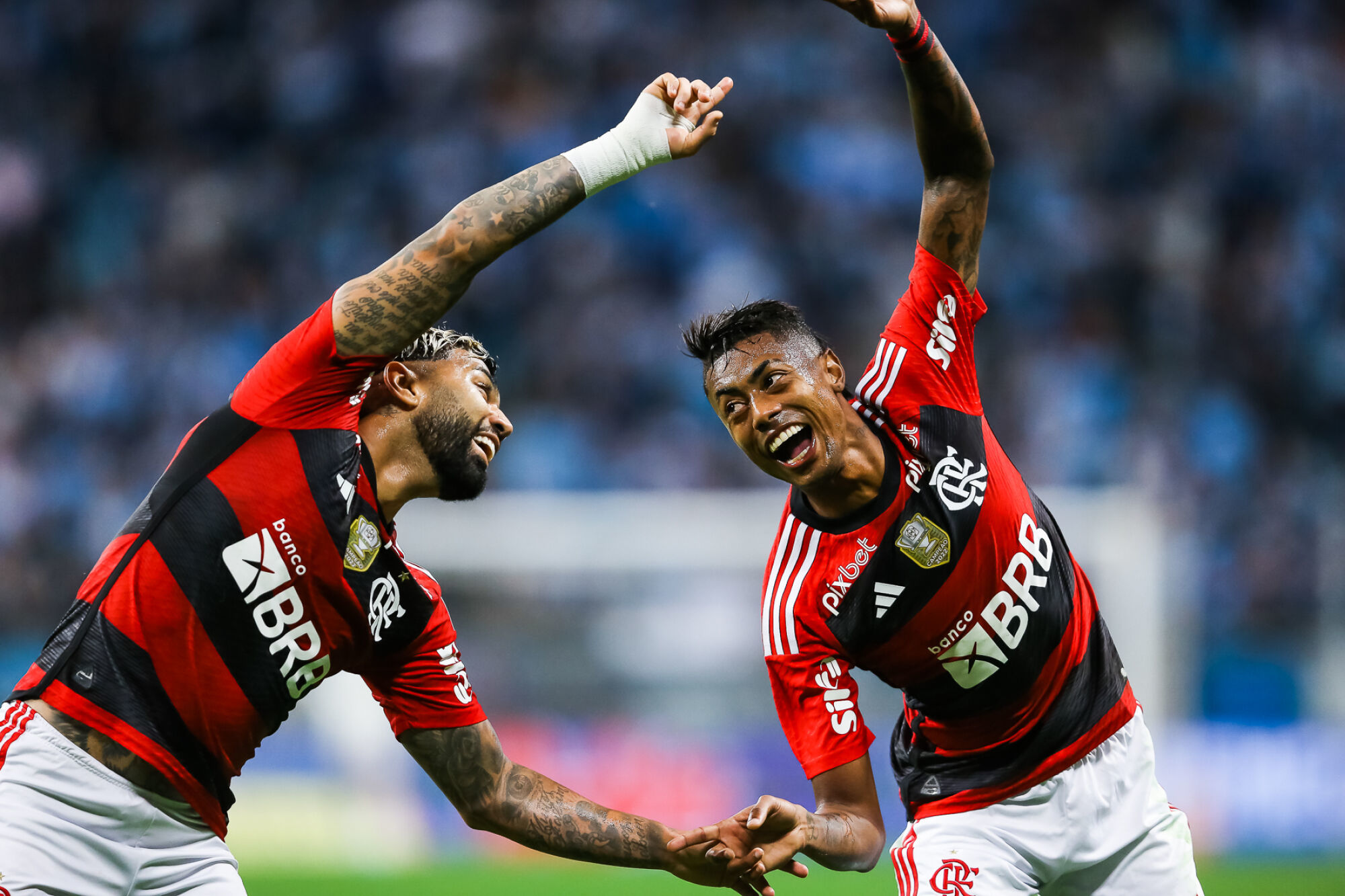 Flamengo vence Grêmio por 2 a 0 e encaminha classificação para a final da Copa do Brasil