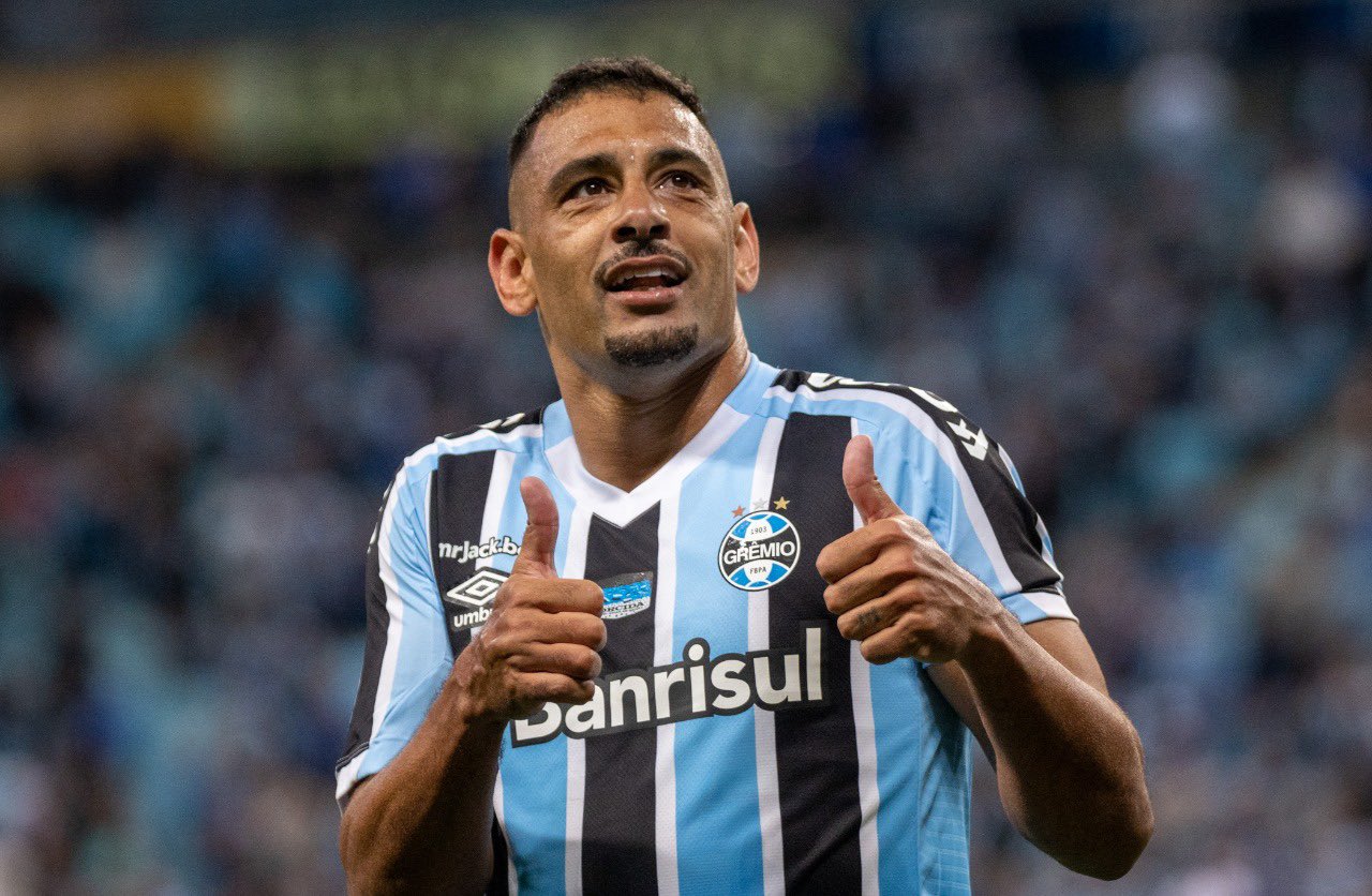 Mercado: Diego Souza desiste da aposentadoria e fecha com equipe da Série B