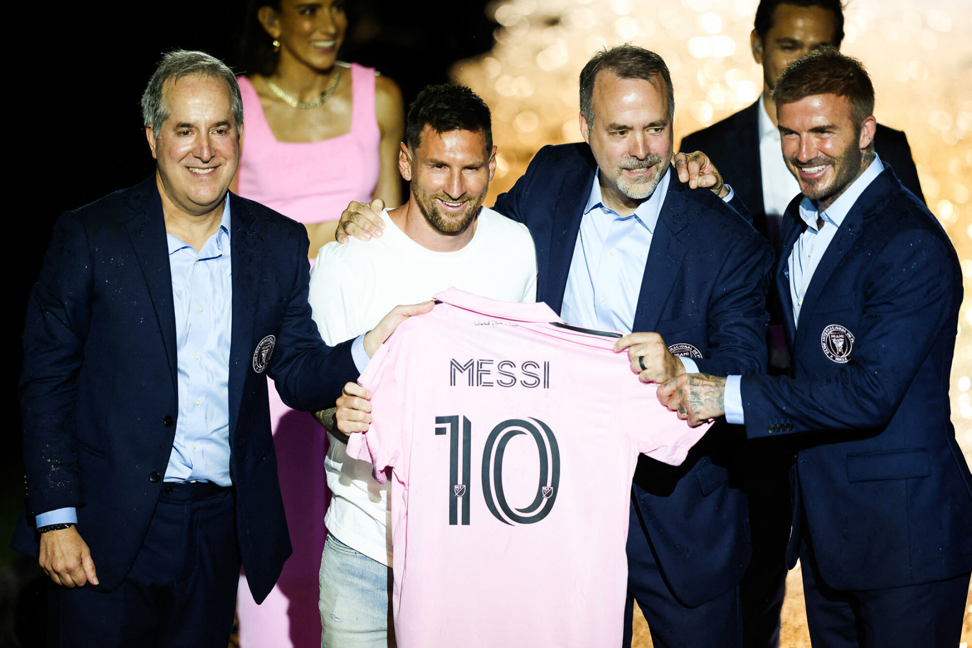 Messi é apresentado em grande festa nos EUA