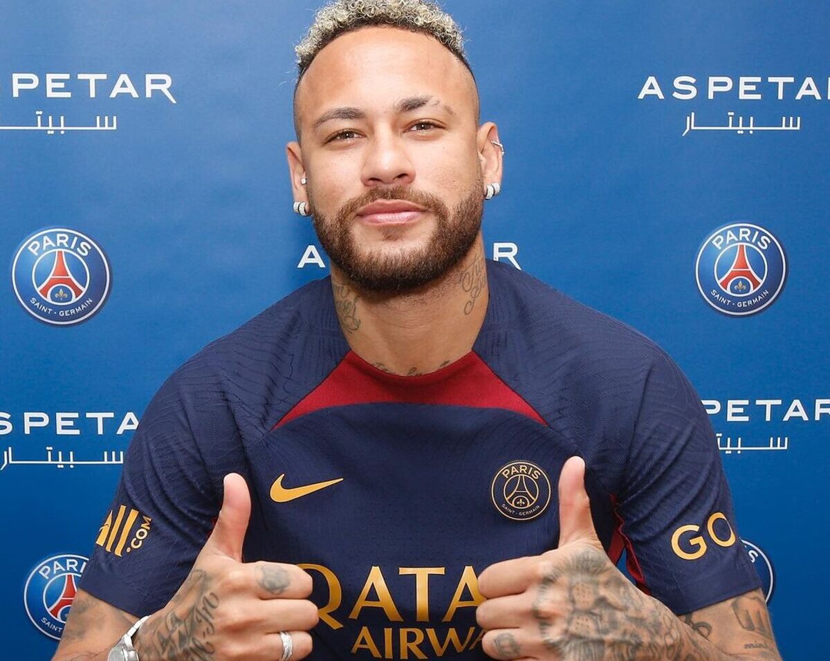 Neymar é reapresentado no PSG, mas sem previsão de volta