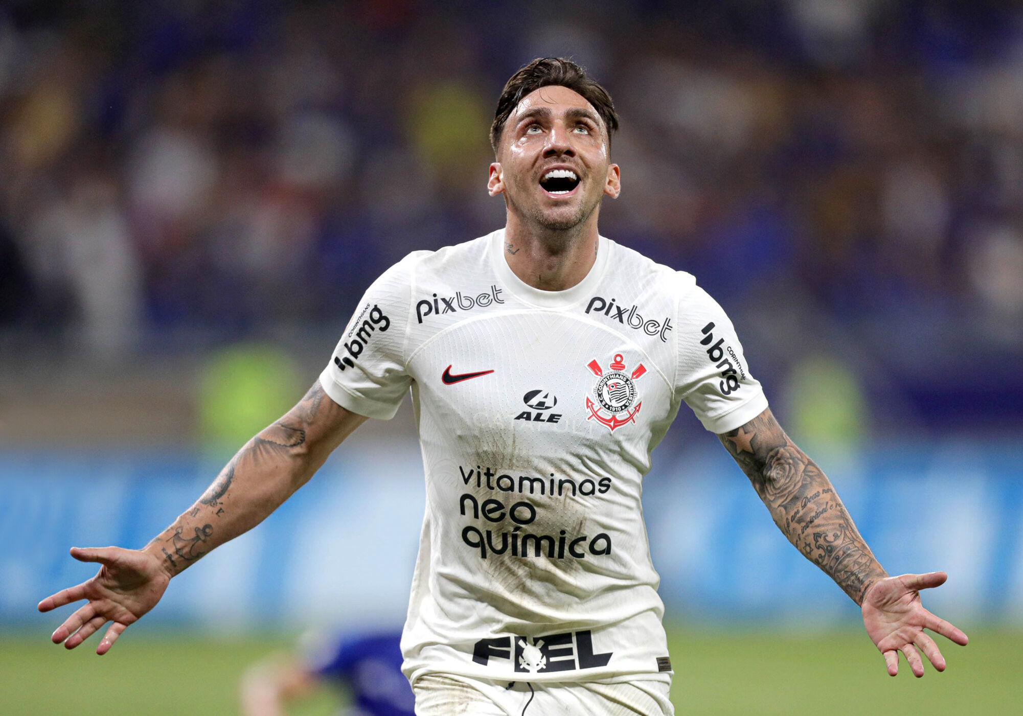 Veja a reação da torcida do Cruzeiro após o erro de Gilberto no gol do Corinthians