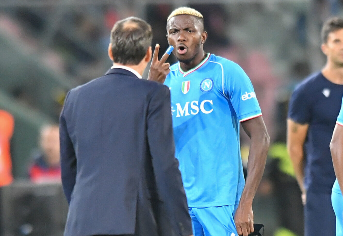 Após vídeos do TikTok, Osimhen deleta suas fotos com a camisa do Napoli e pretende processar o clube