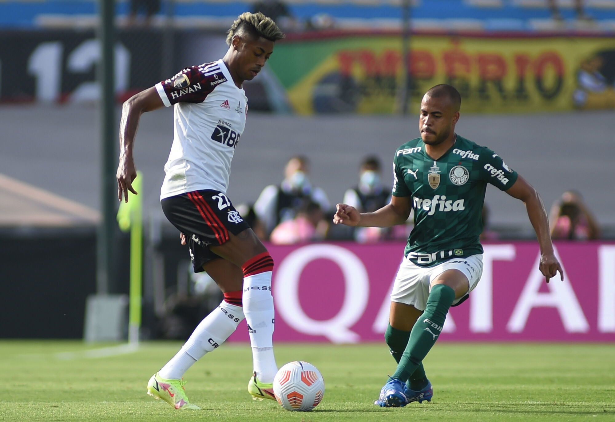 Enquanto o Flamengo não renova com Bruno Henrique, Palmeiras demonstra interesse pelo jogador