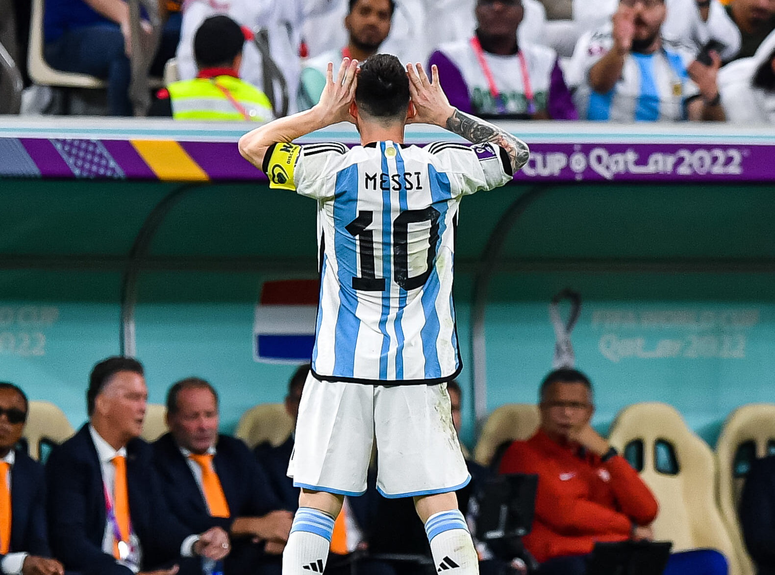 Relembre o jogo entre Argentina e Holanda e entenda (ou não) a fúria de Van Gaal em entrevista