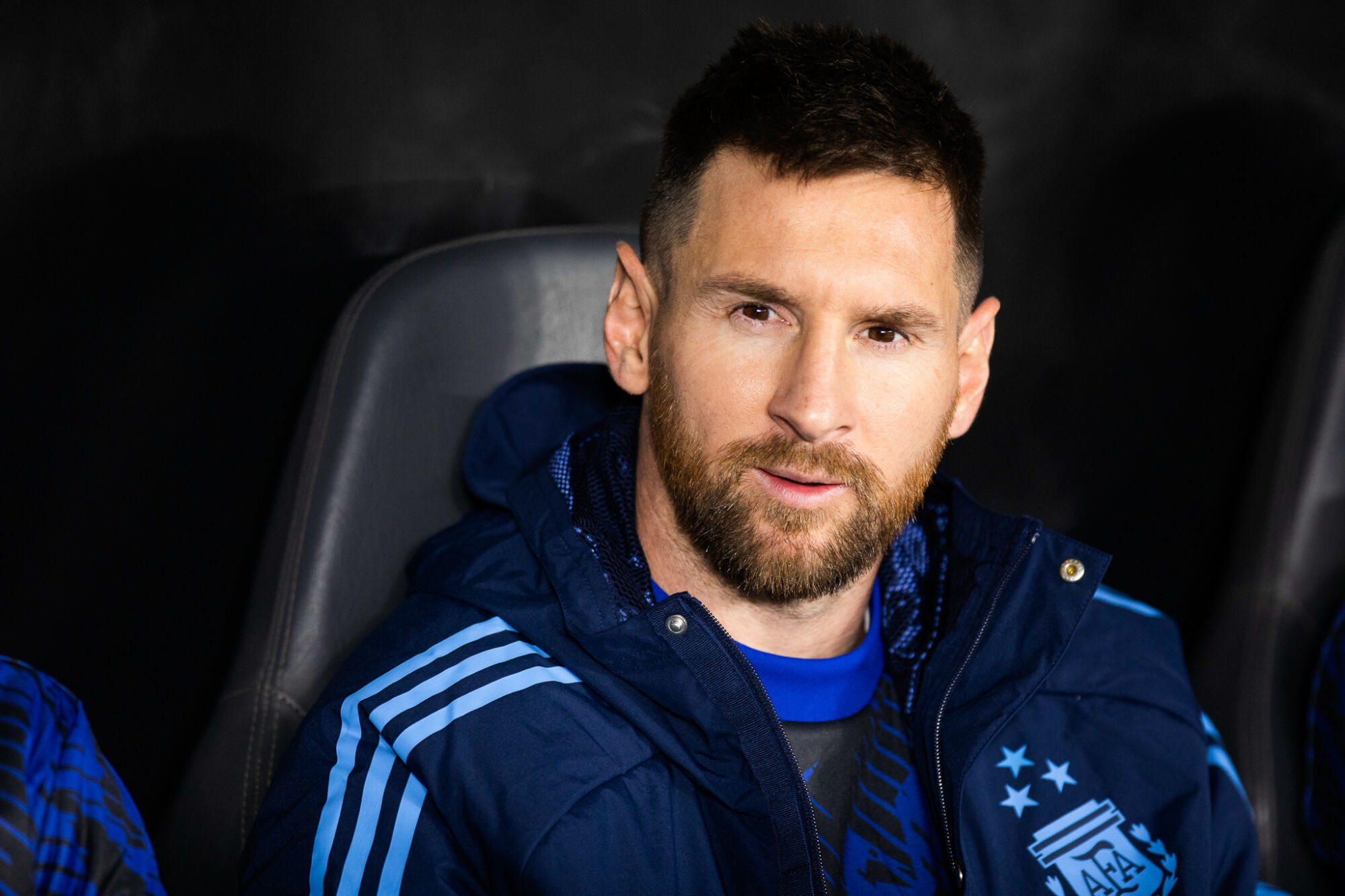 Atacante do Paraguai cospe em Messi e craque argentino declara: 'Não sei quem é'