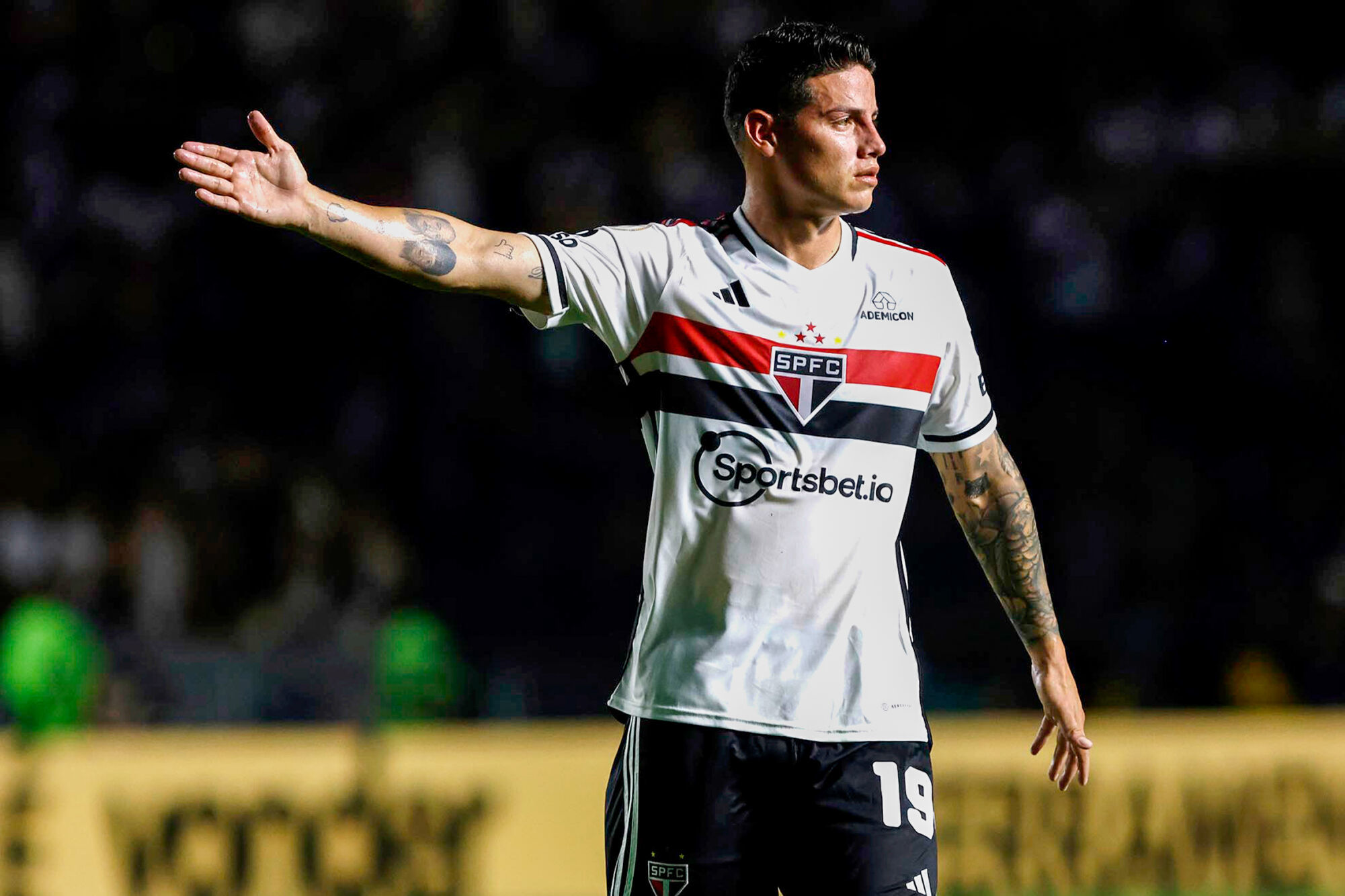 'Jogador preguiçoso e displicente'; dispara jornalista contra James Rodríguez