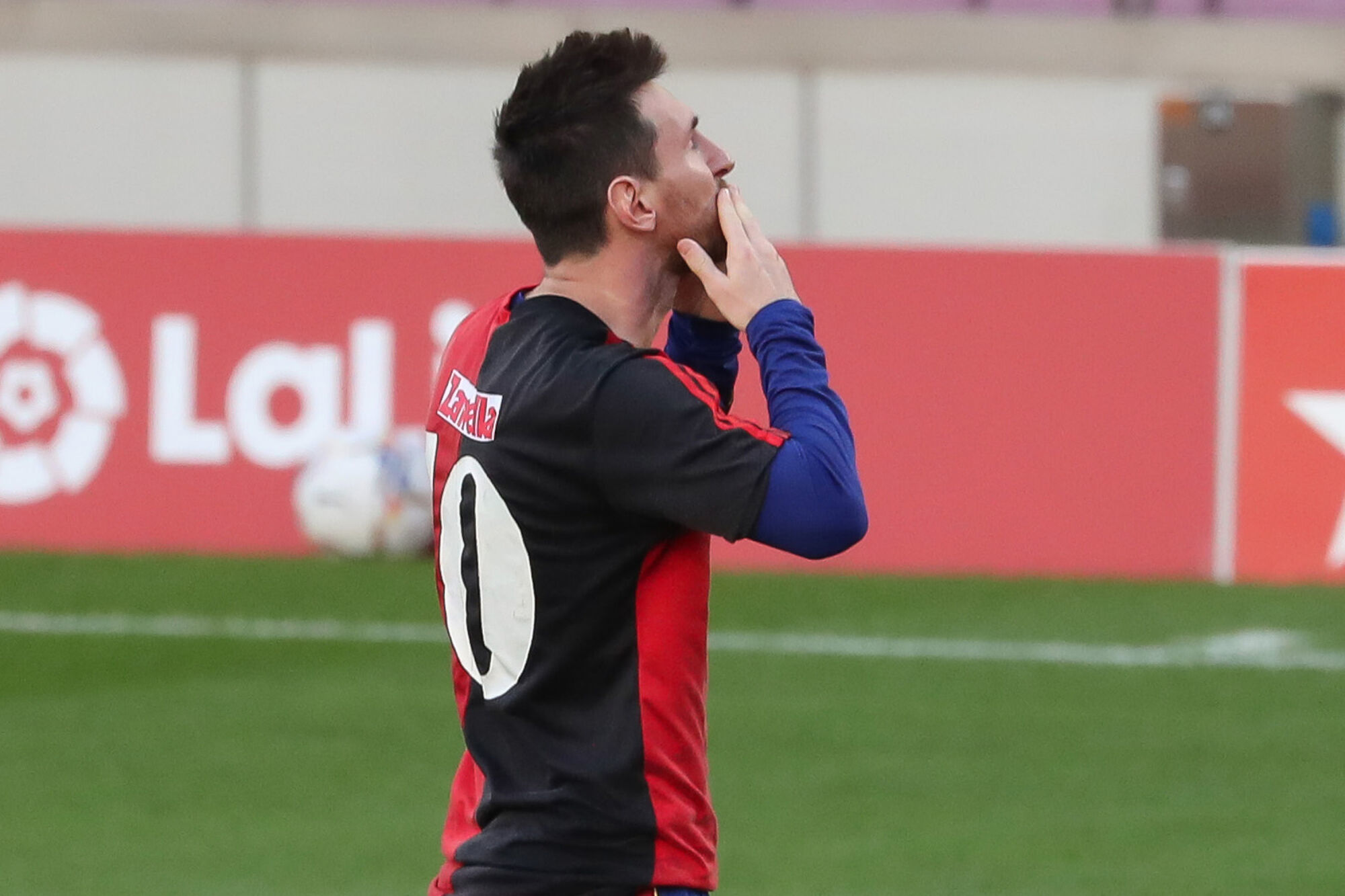 Messi deixará o Inter Miami em 2025 e irá se aposentar no Newell's Old Boys, aponta jornal