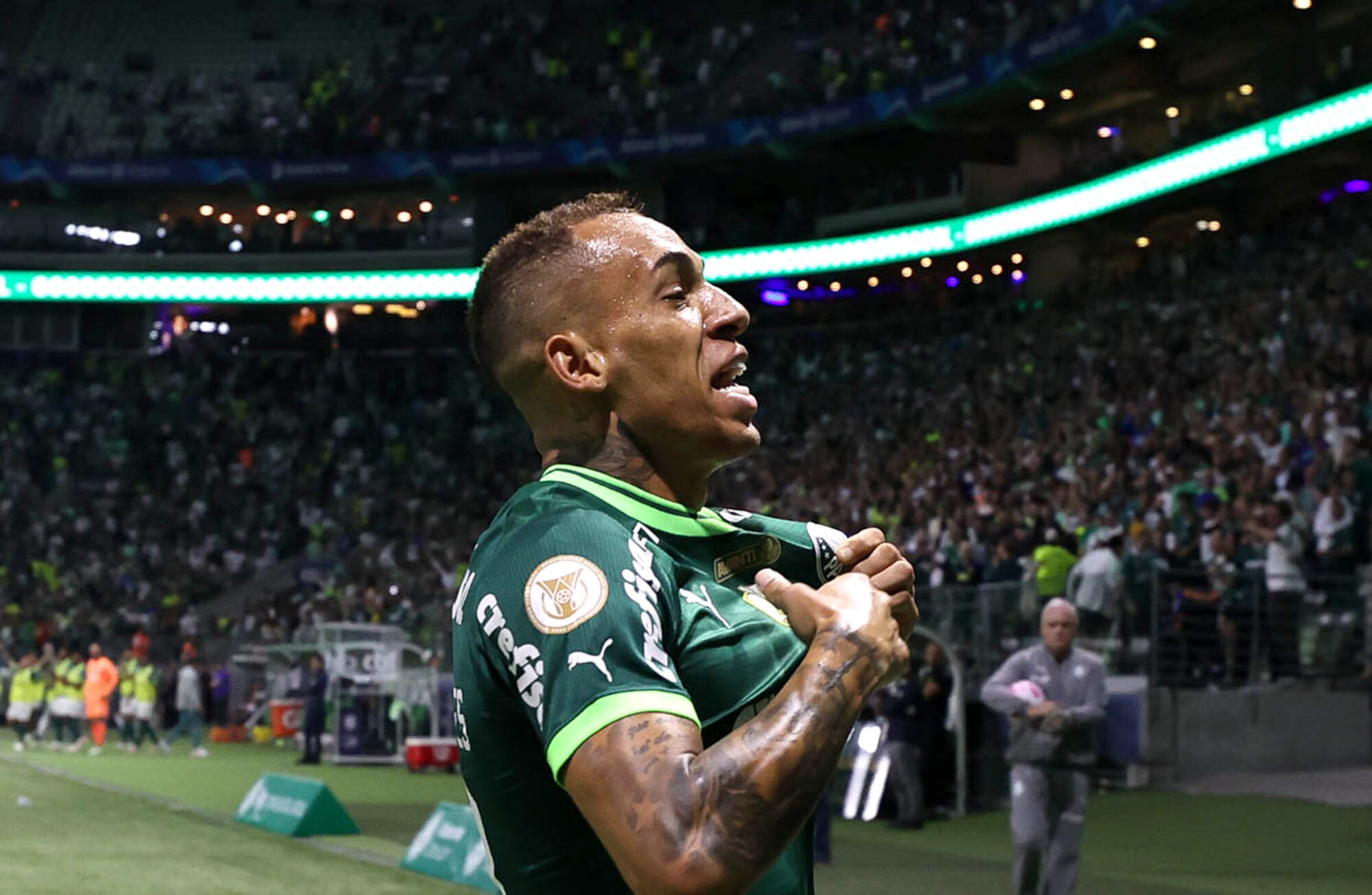 Palmeiras atropela o São Paulo e aplica a maior goleada da história do Choque-Rei