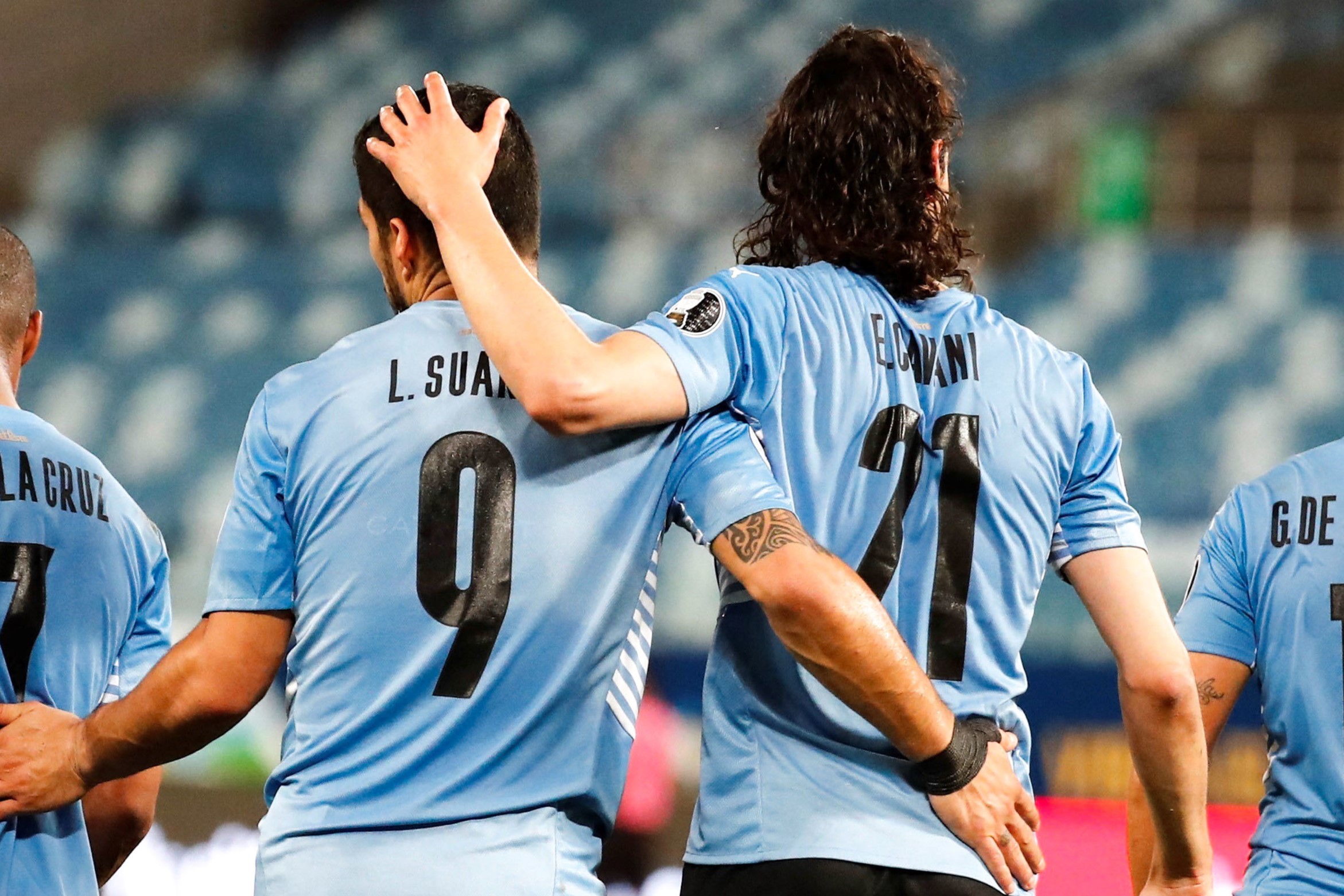 Mercado: Grêmio avalia contratar Cavani para o lugar de Suárez; confira