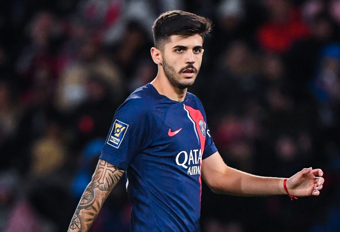 Beraldo estreia pelo PSG e já conquista o seu primeiro título
