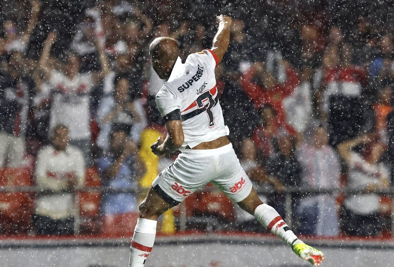 Destaques Paulistão: Palmeiras sofre empate, golaço de Romero, virada da Lusa e mais!