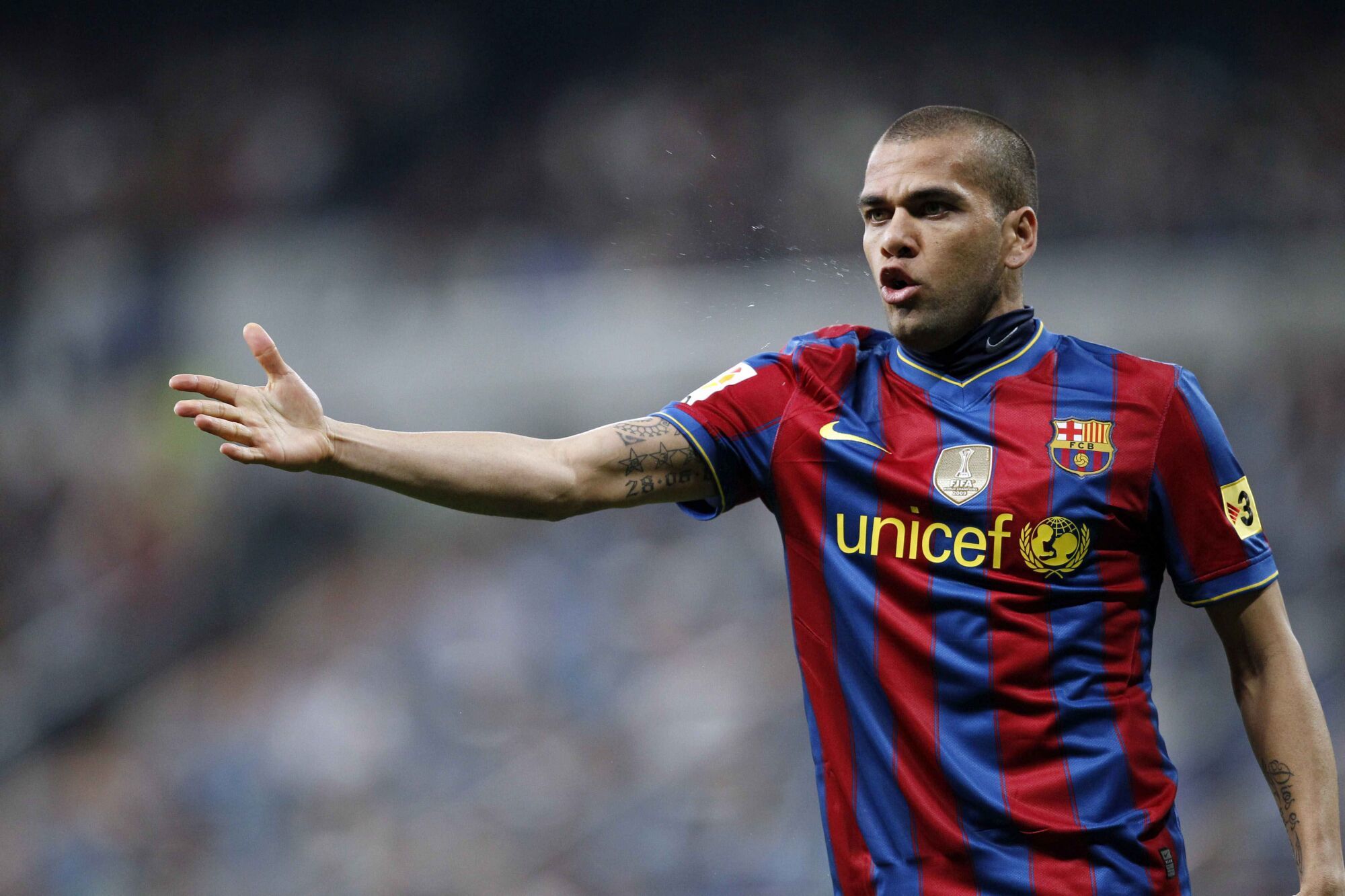 Barcelona retira status de Daniel Alves como 'lenda do clube'