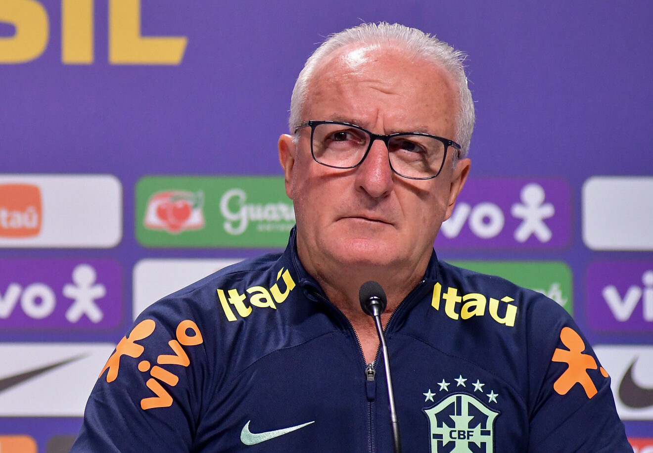 Dorival faz três substituições na lista de convocados e chama jogadores do Flamengo e Vasco