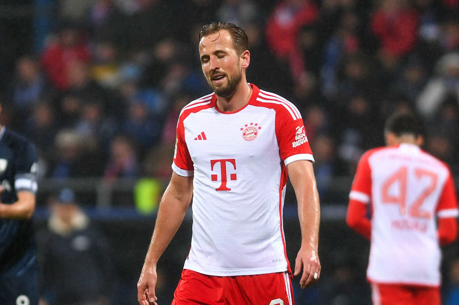 Harry Kane se transferiu para o Bayern em busca de títulos, mas crise pode atrapalhar seus planos