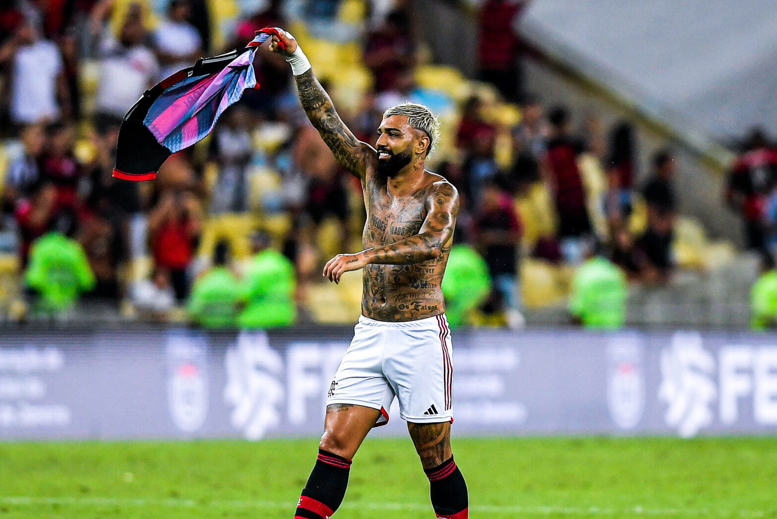 Presidente do Corinthians garante que Gabigol foi oferecido pelo Flamengo e que estava 'tudo certo'