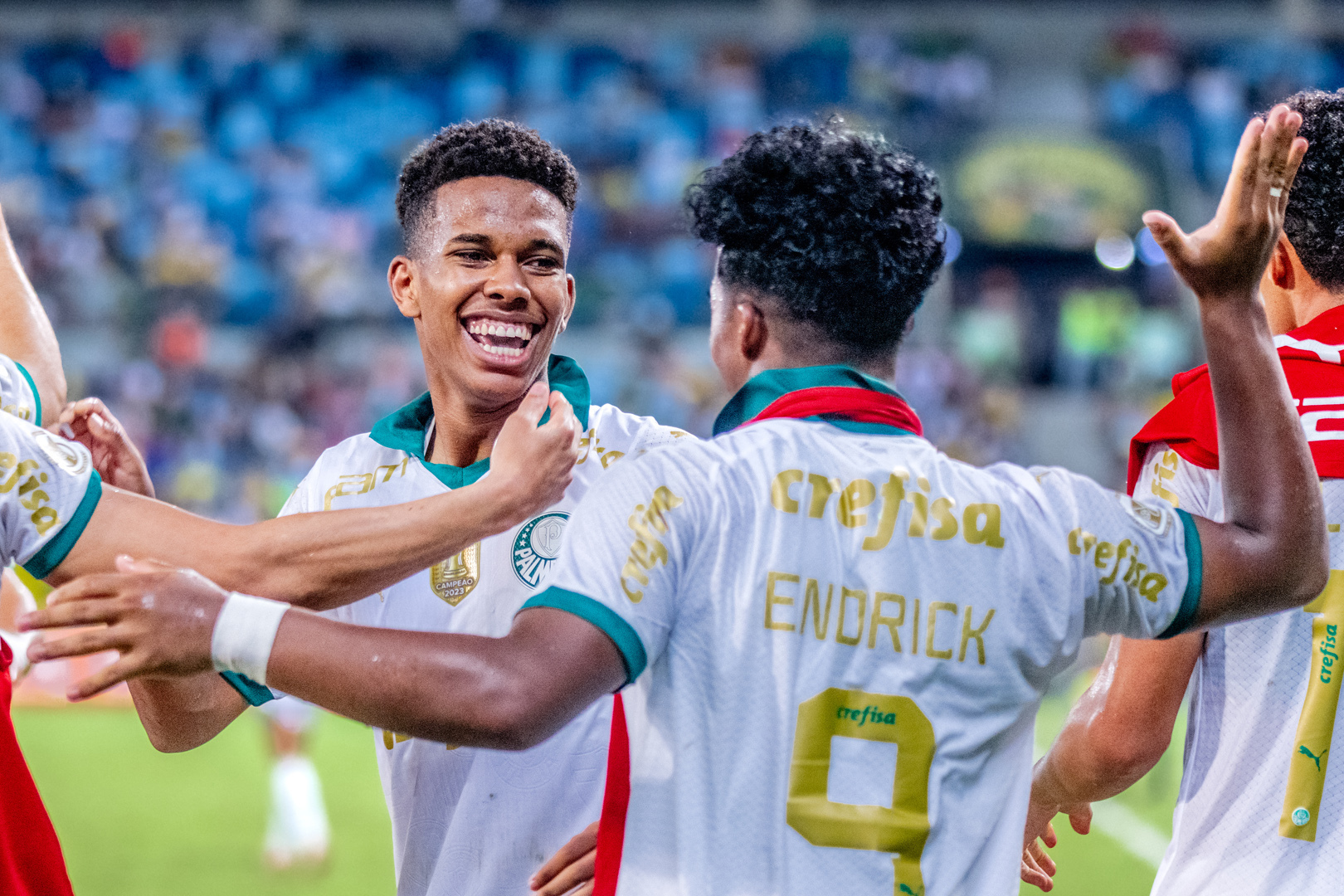 Além de Estêvão e Endrick, quais são os jogadores mais novos do Brasileirão 2024?