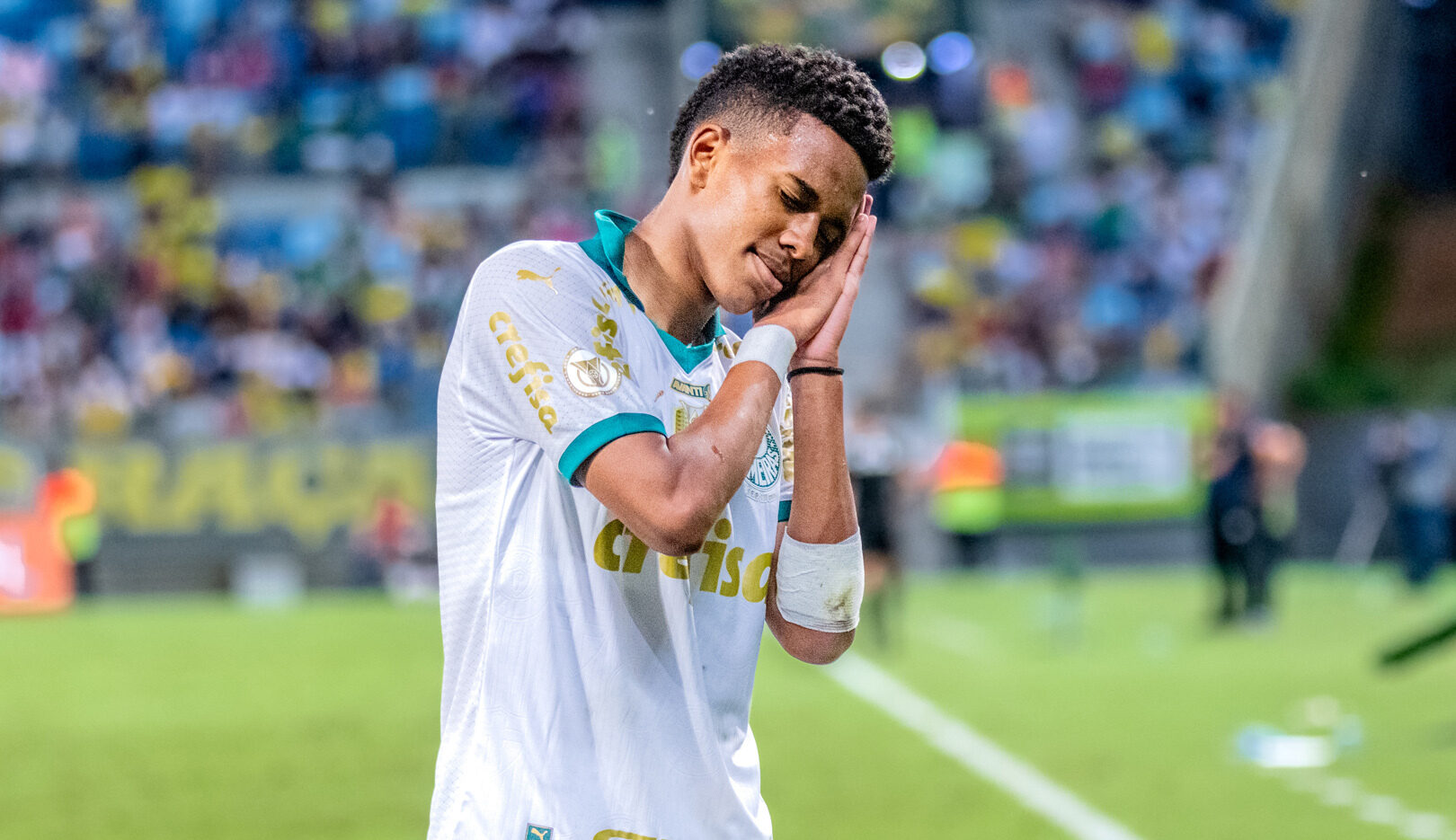 Mercado: Palmeiras aceita oferta do Chelsea e Estêvão se torna uma das vendas mais caras do Brasil