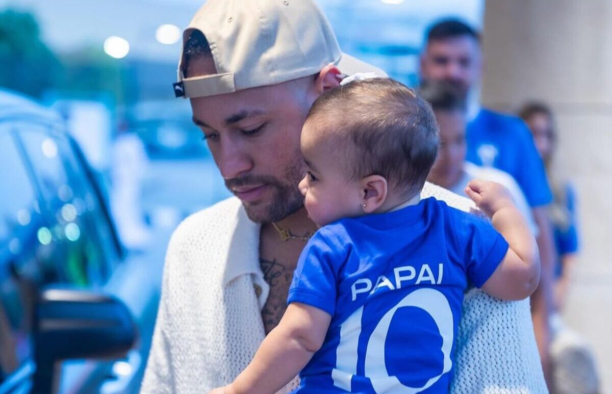 Neymar comemora título na Arábia e diz: "Na próxima temporada vamos nos divertir bastante"