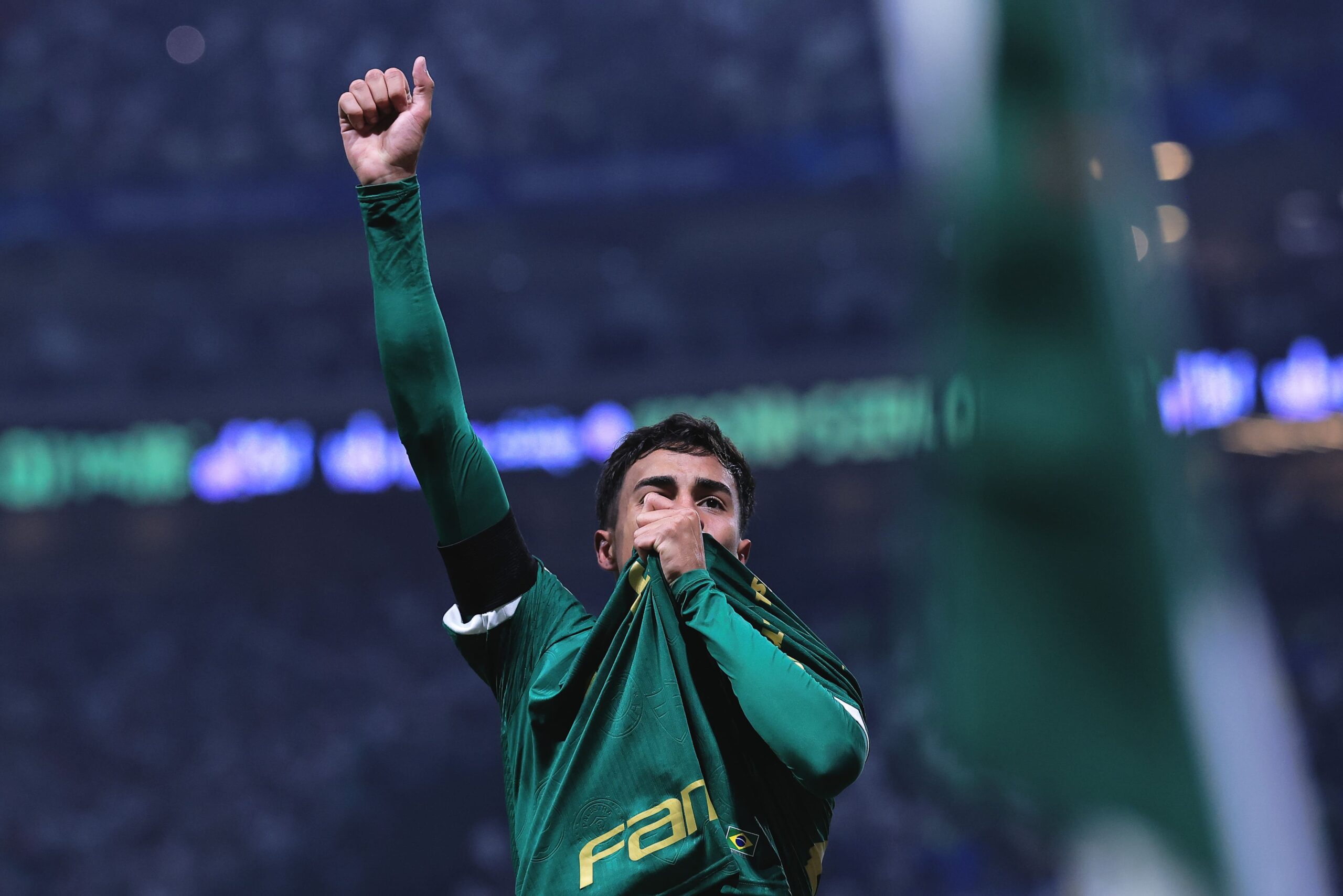 Análise: Sem esforço, Palmeiras vence clássico e afunda o Corinthians no Z4