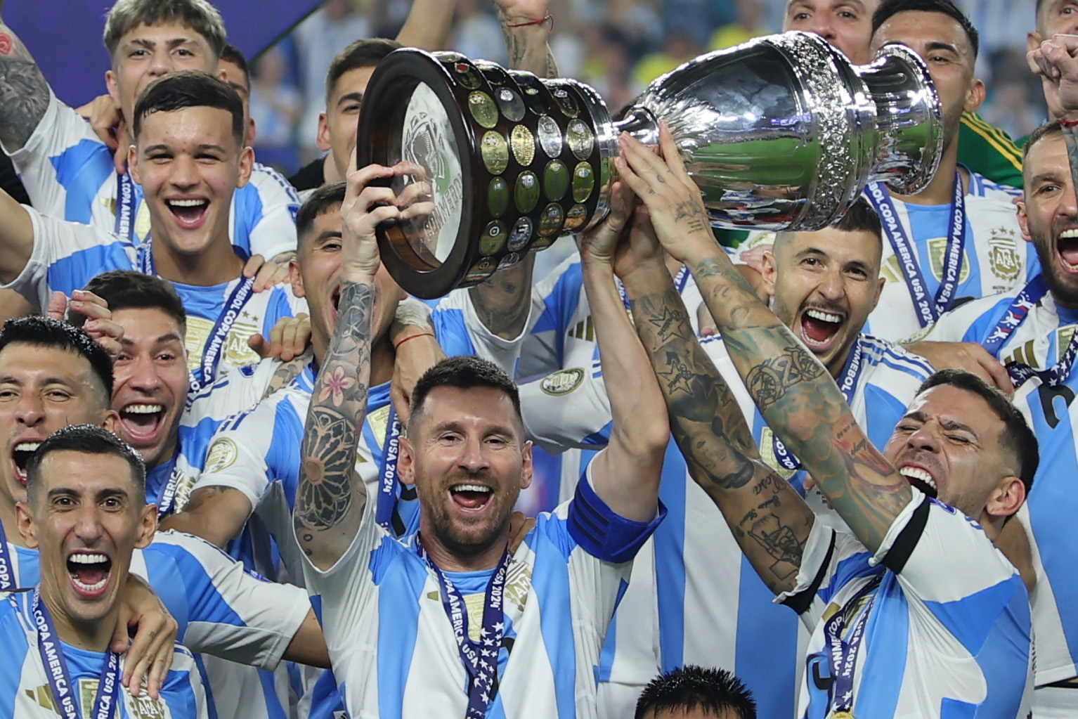Após conquista da Copa América, Messi se torna o jogador com mais títulos na história