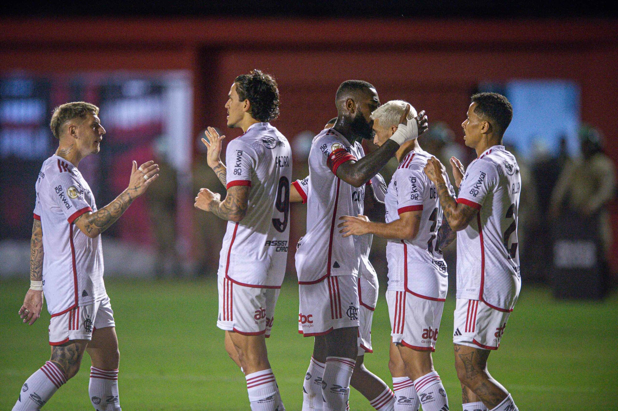 Após vitória no último minuto, Flamengo só depende dele para ser campeão do 1° turno