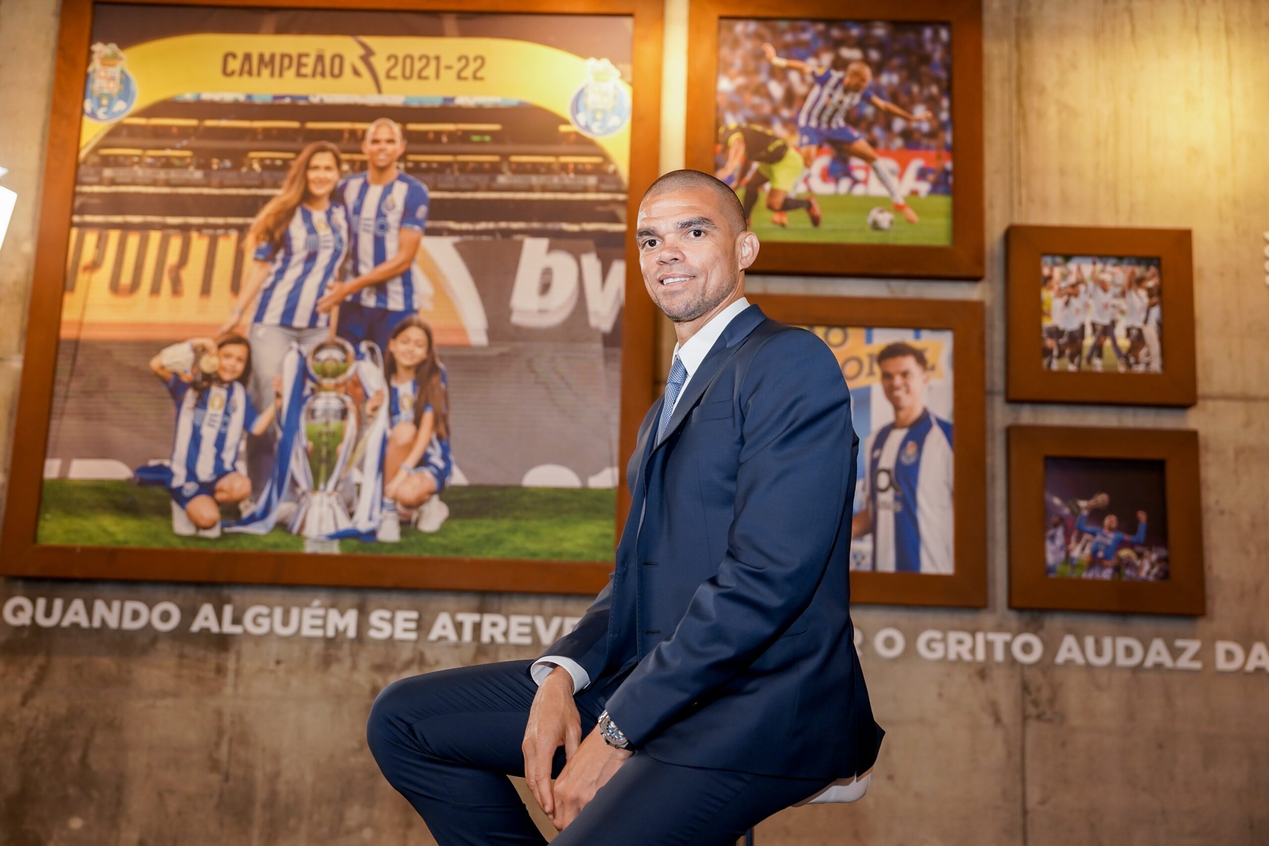 Aos 41 anos, Pepe anuncia aposentadoria do futebol