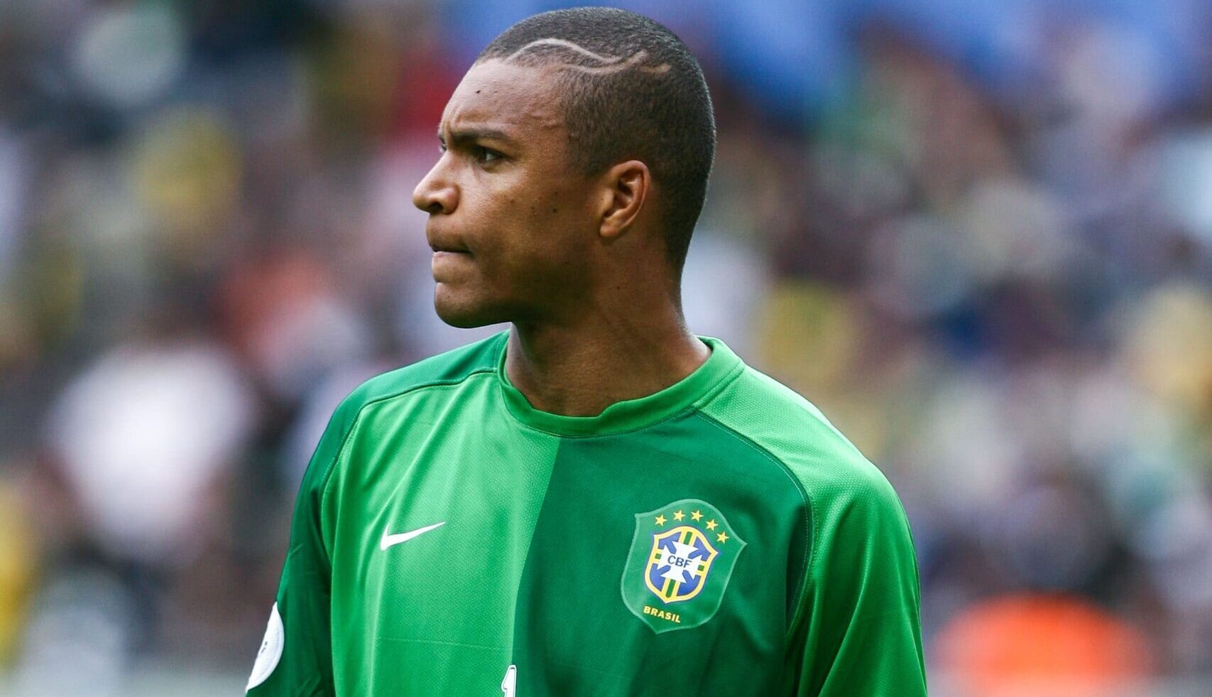 Três brasileiros aparecem no ranking de maiores goleiros de todos os tempos; veja a lista