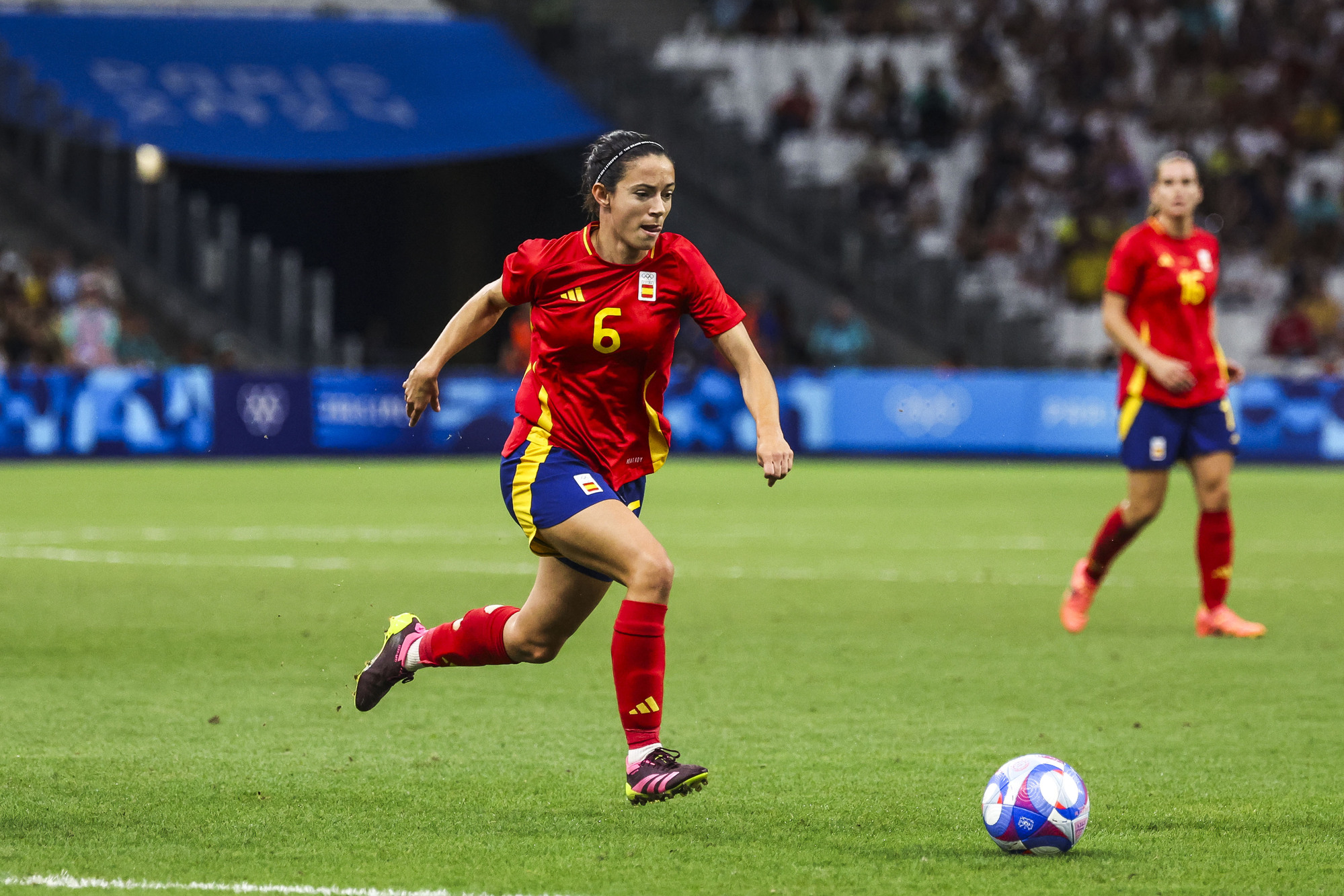 Jogadora com o maior salário do futebol feminino recebe, por ano, a metade de Yuri Alberto