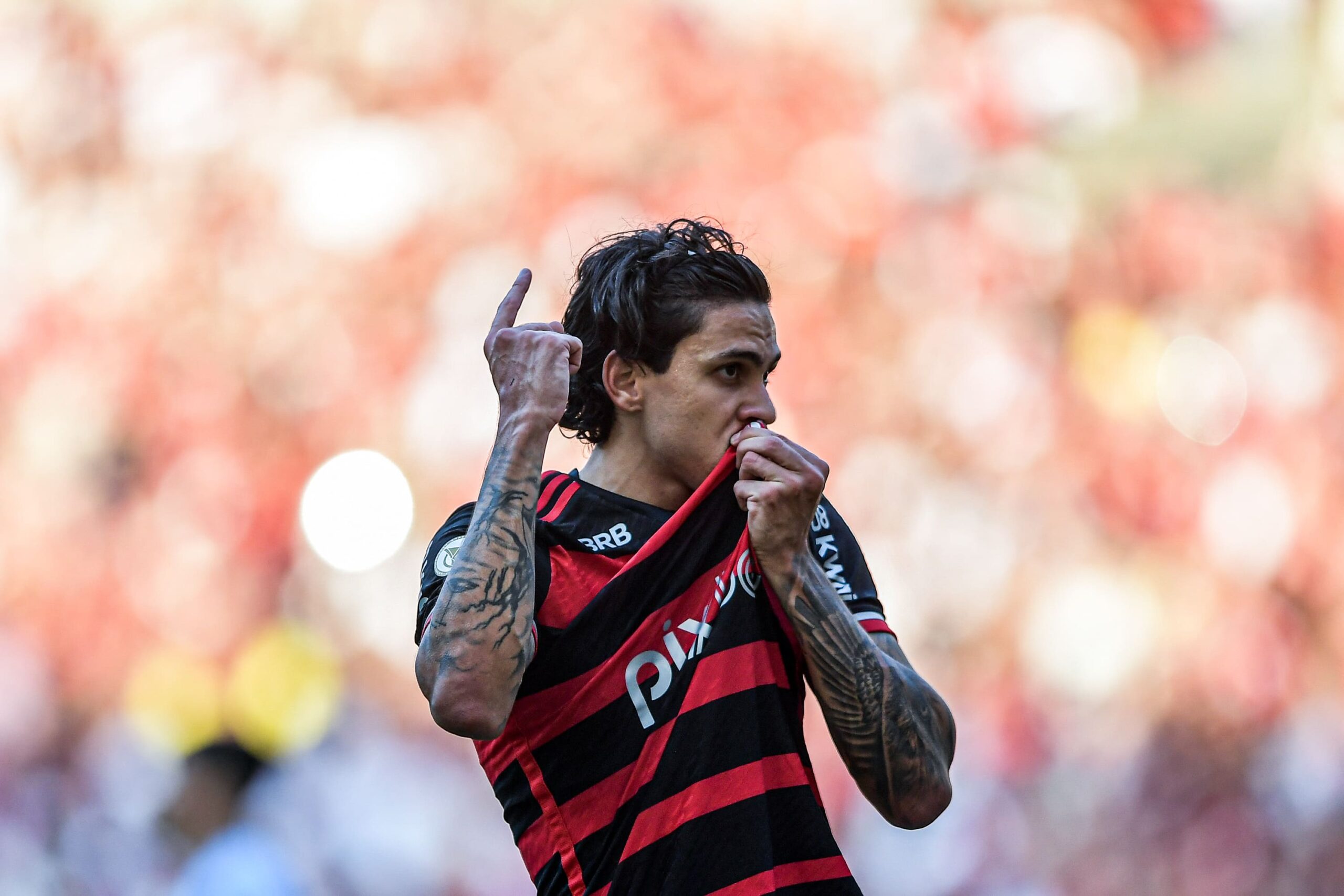 Lesionado há três rodadas, Pedro continua na artilharia do Brasileirão; veja a lista