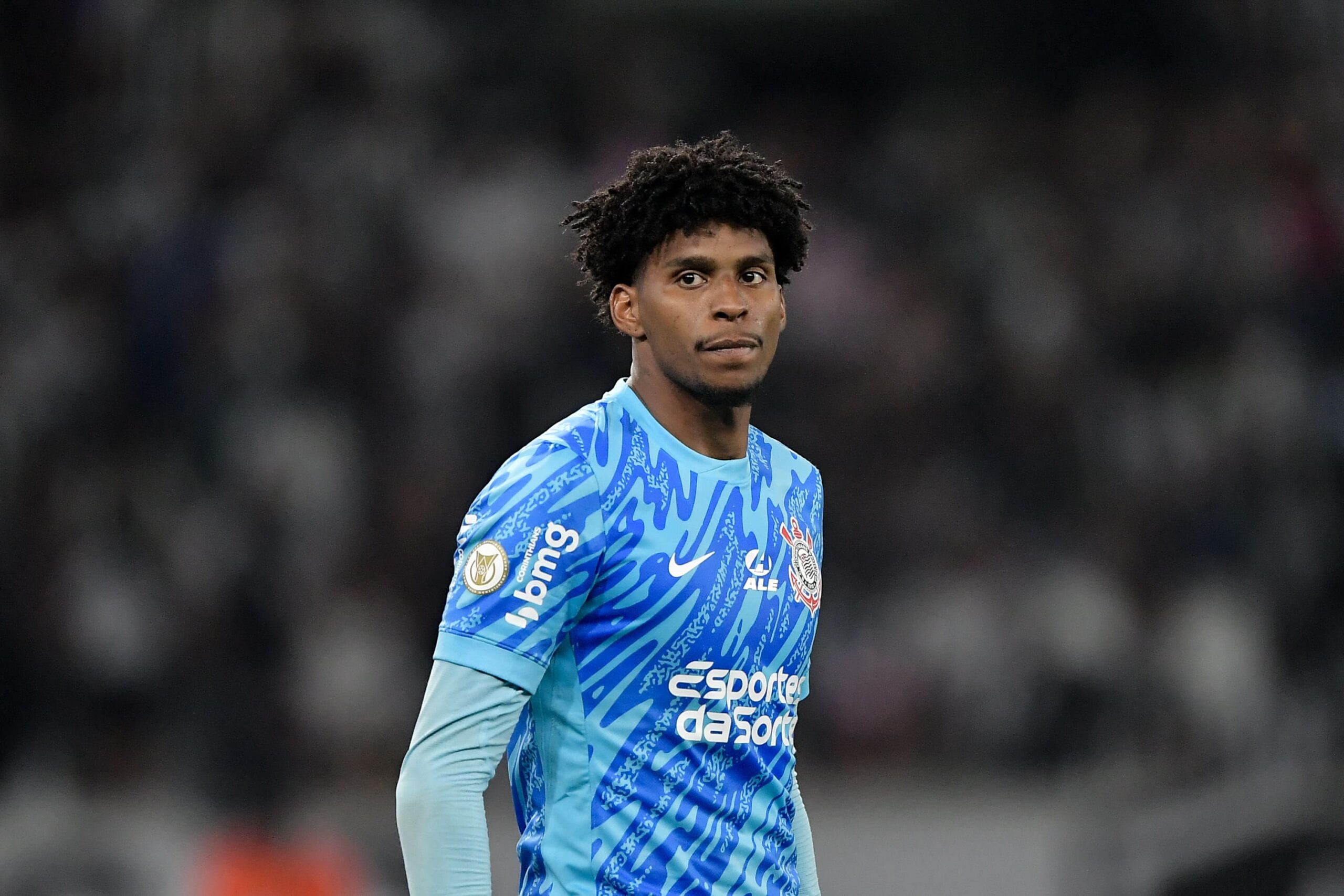 Após erro na data de compra de Hugo, Corinthians terá que pagar de novo R$ 500 mil para o Flamengo