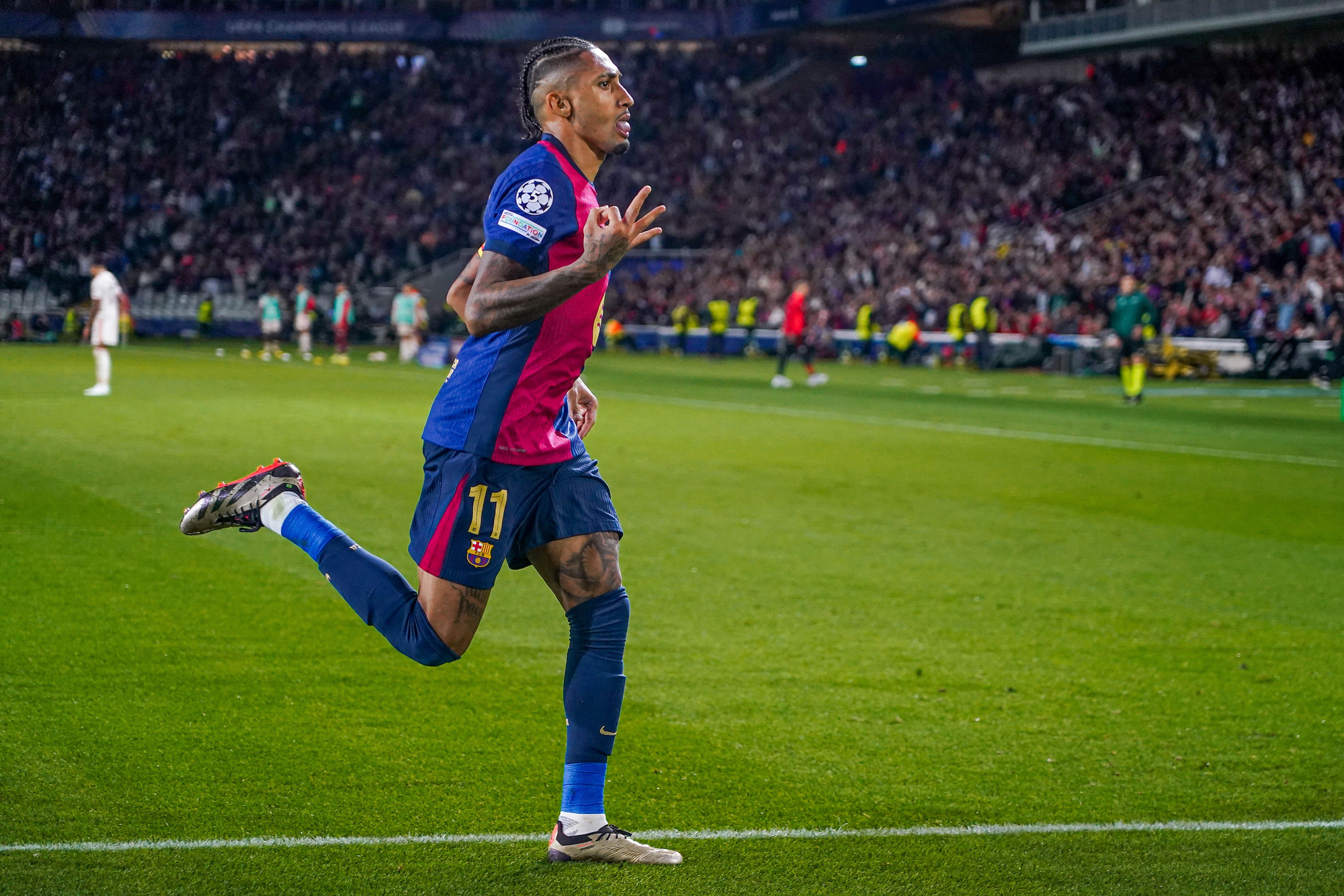 Raphinha Brilha na Champions: Artilheiro, Recorde de Cristiano Ronaldo e Temporada Histórica!