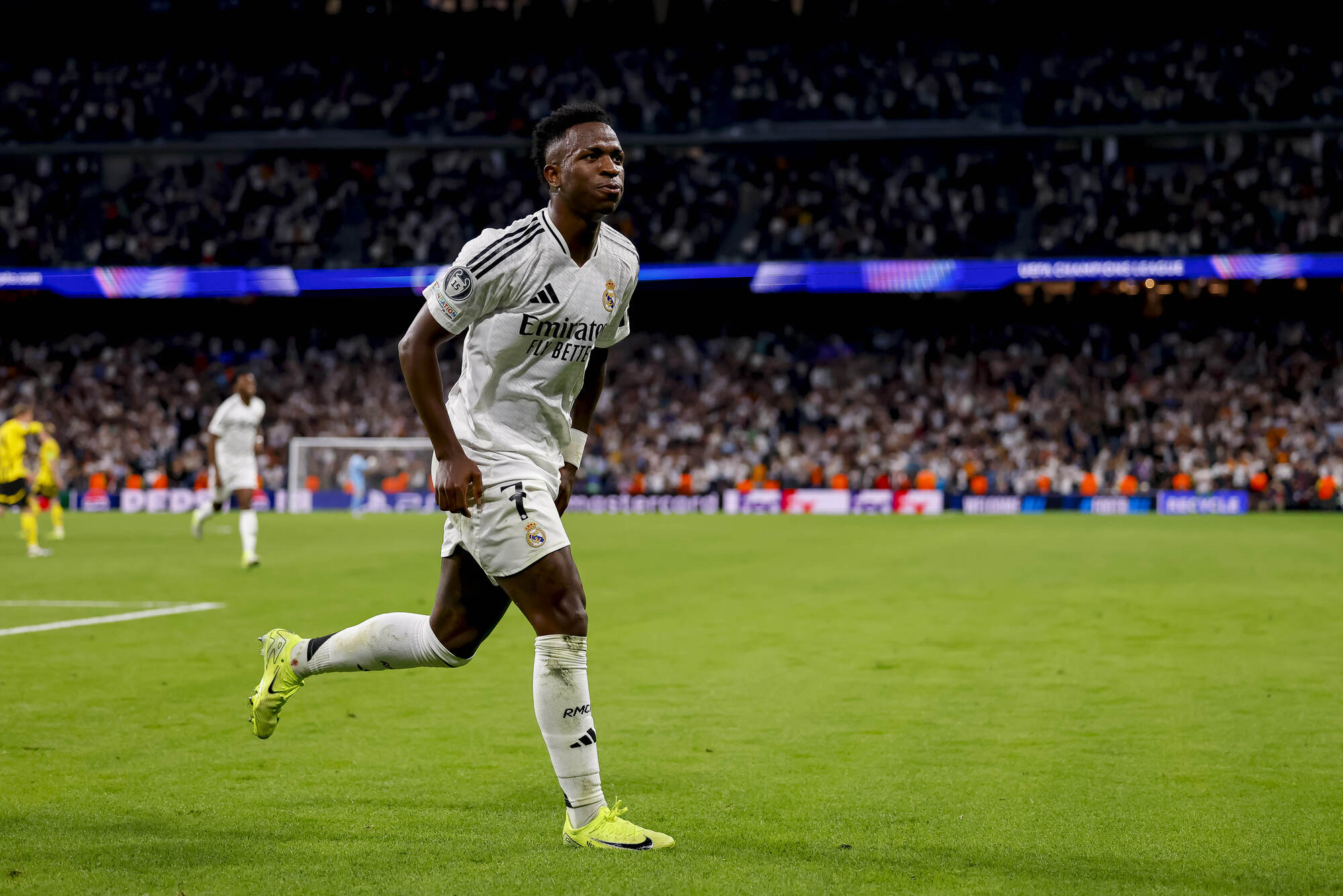 Vini Jr. pede apoio da torcida brasileira na luta pela Bola de Ouro