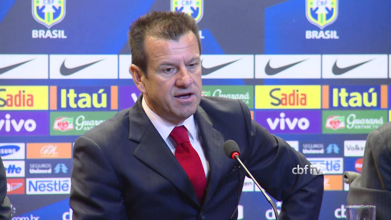 Dunga 'Alerta' Sobre Ancelotti na Seleção: Foco nos Resultados e Apoio são Cruciais