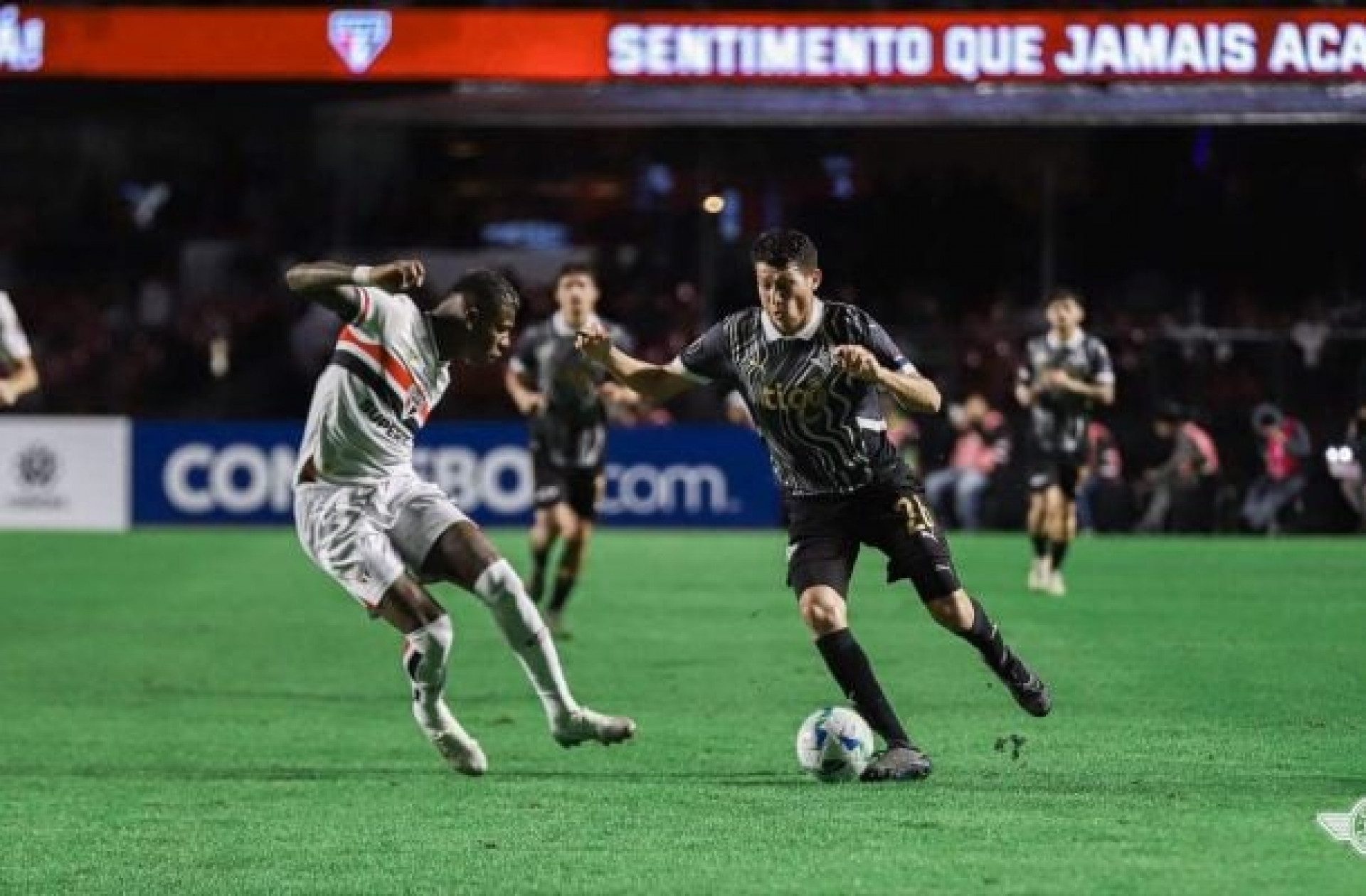 São Paulo Empata com Heroísmo e Garante Vaga na Libertadores com Golaço de Joia de Cotia